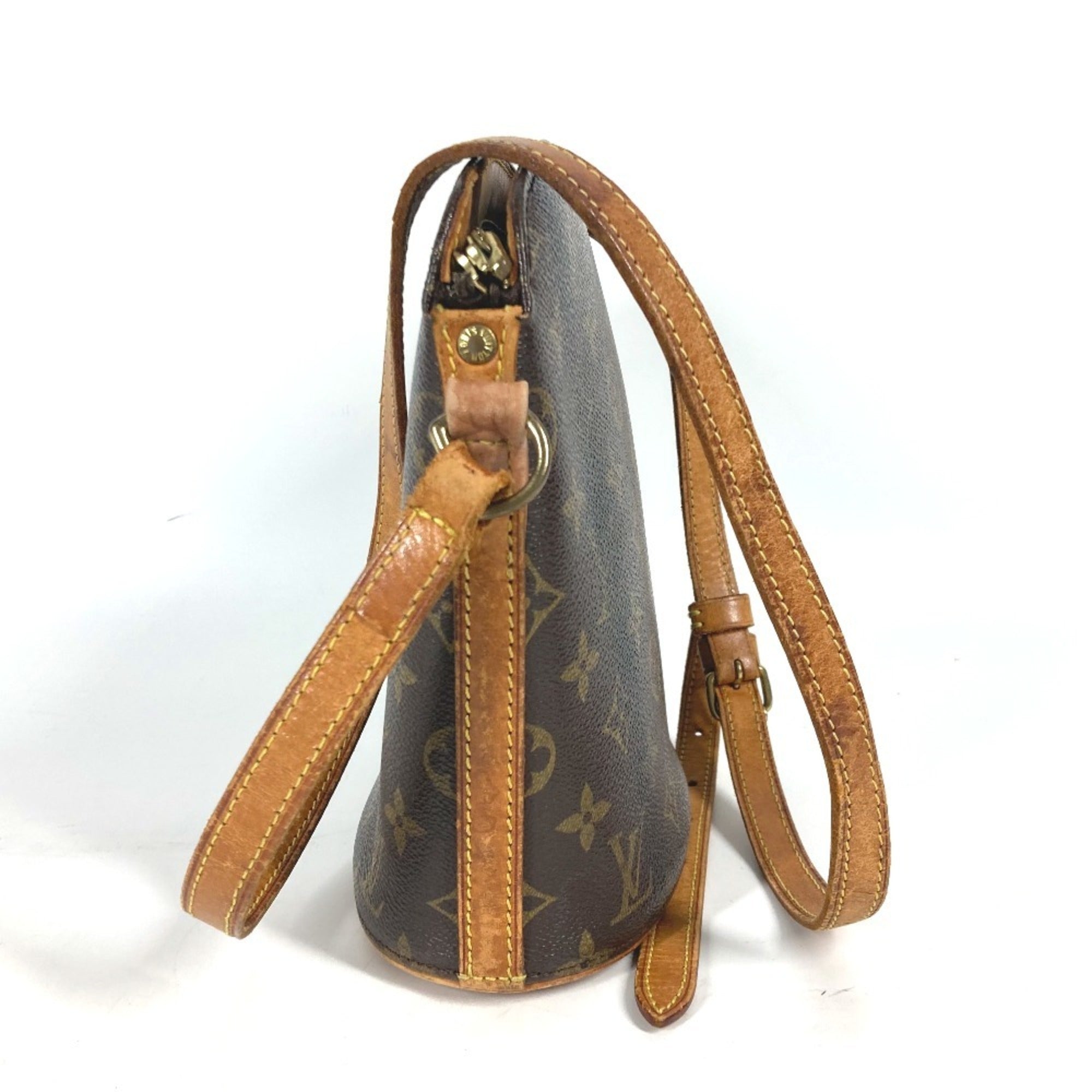 Louis Vuitton Brown Monogram Monogram Shoulder Bag (Pre-Owned)