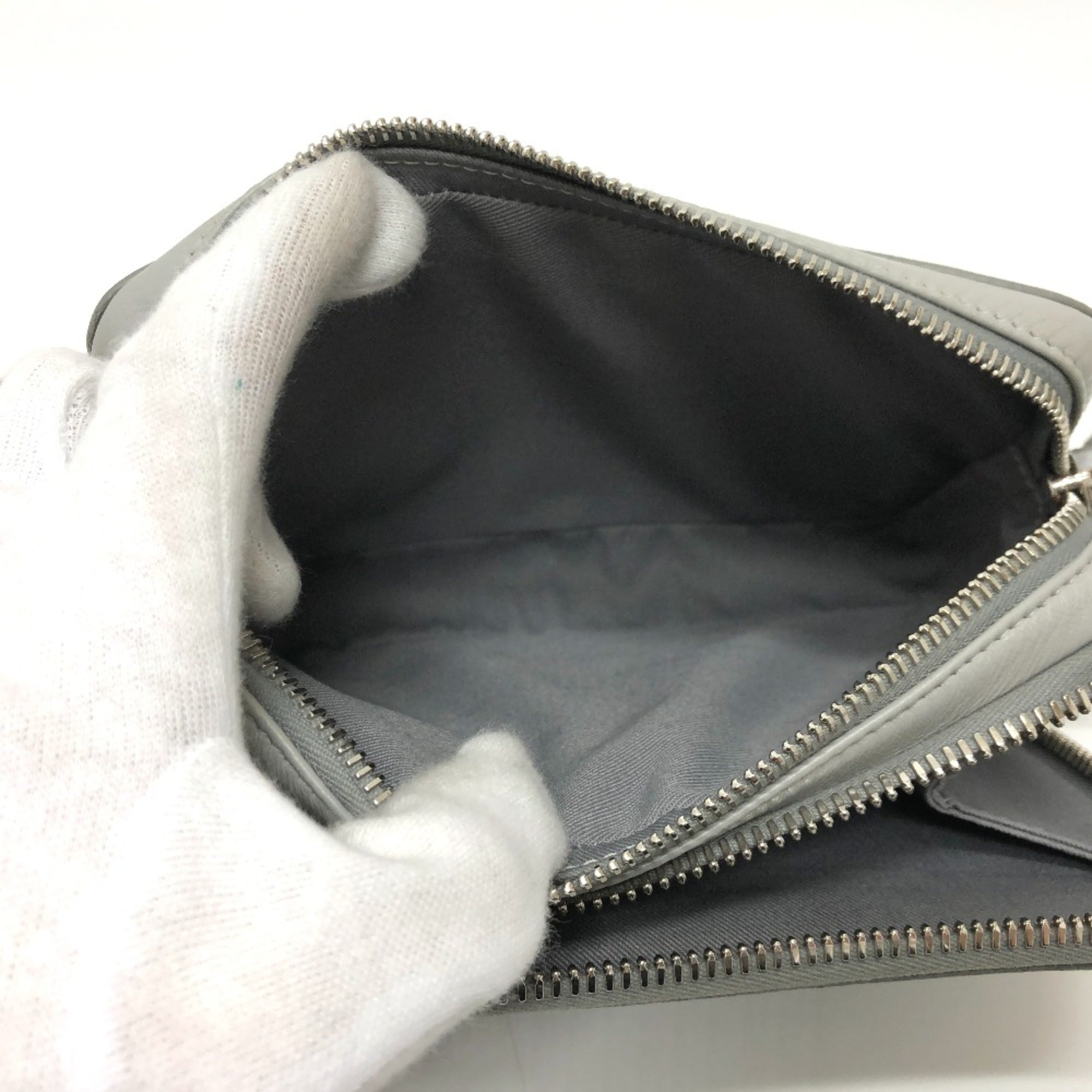 Christian Dior Gray Cloth Shoulder Bag (Pre-Owned)