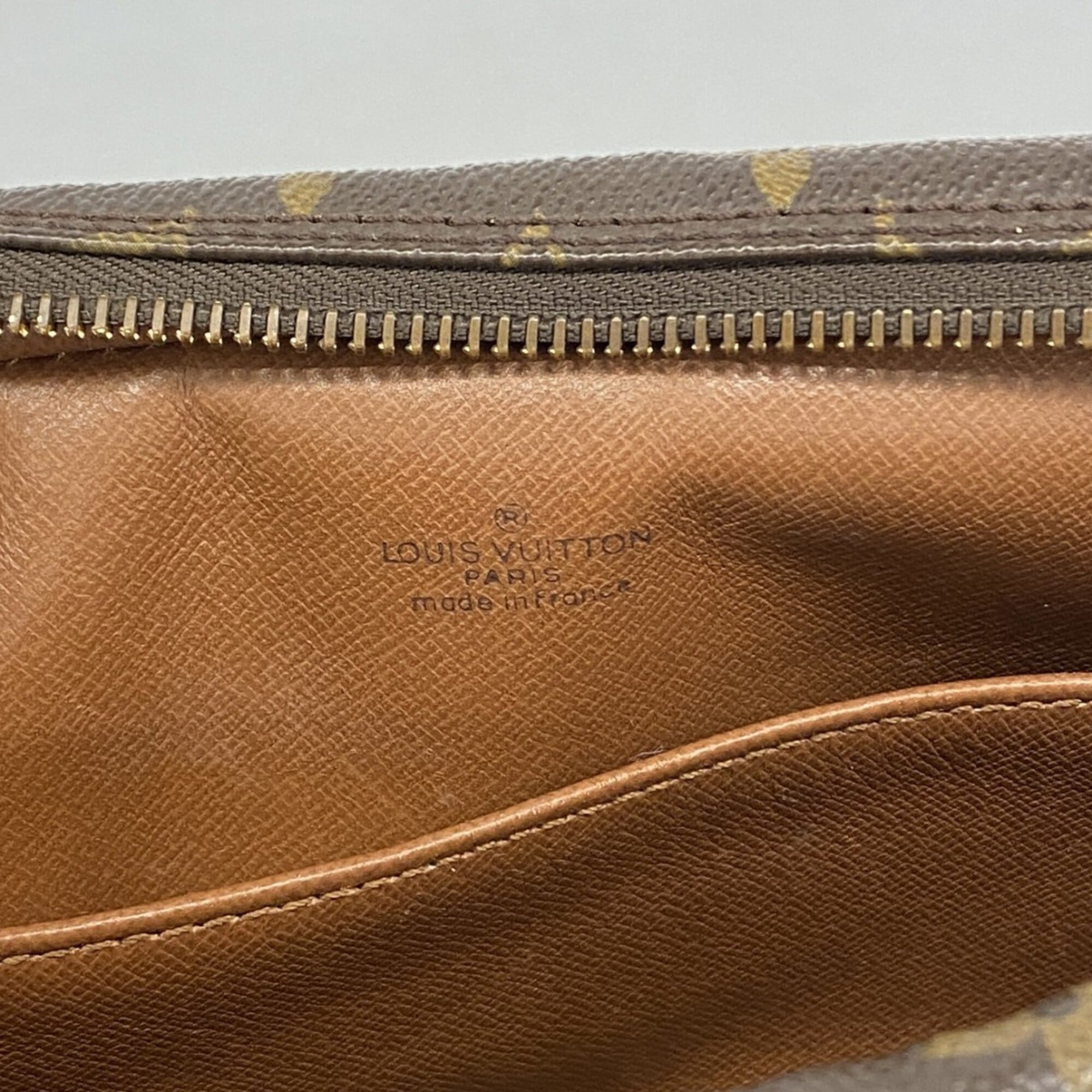 Louis Vuitton Brown Clutch Bag (Pre-Owned)