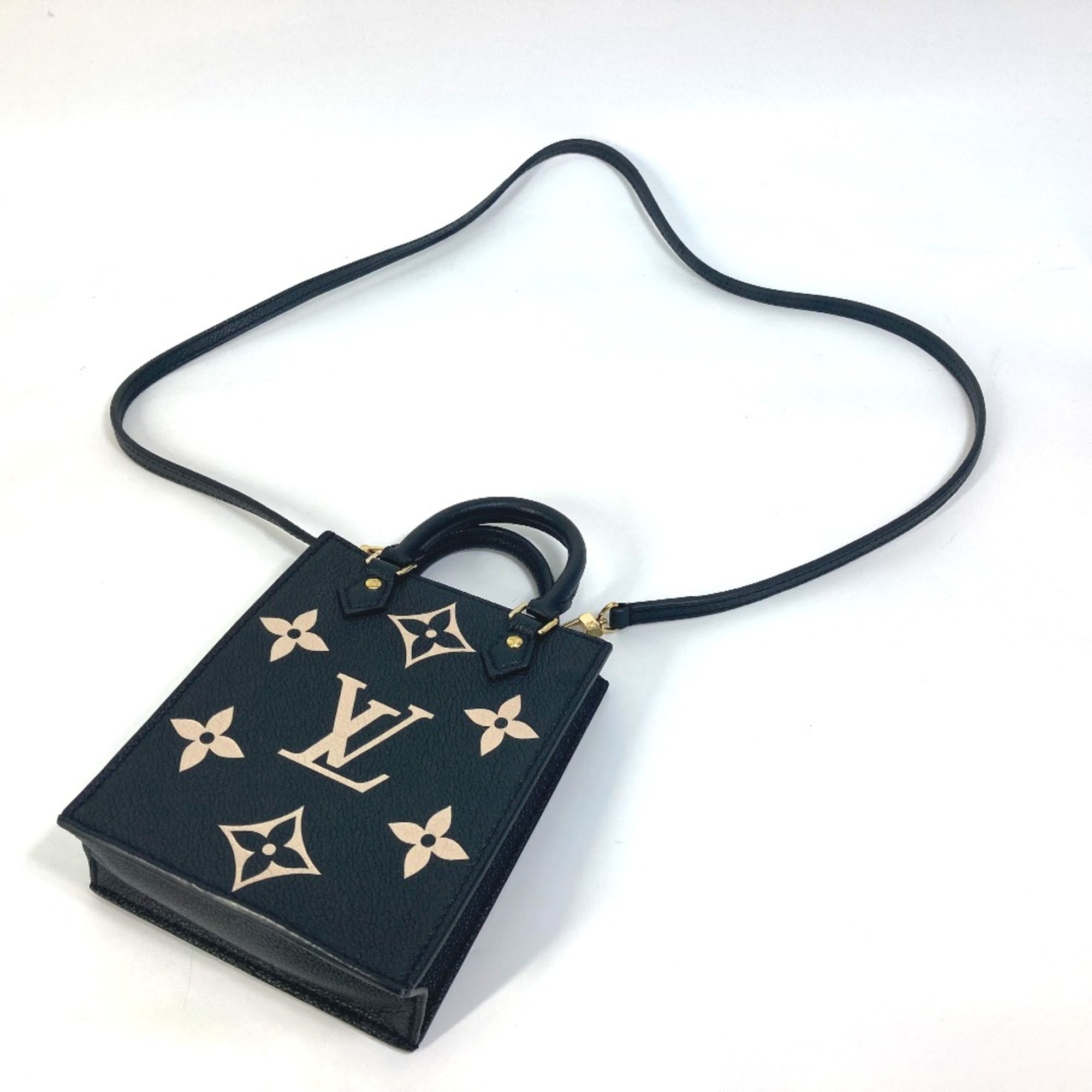 Louis Vuitton Black Other Shoulder Bag (Pre-Owned)