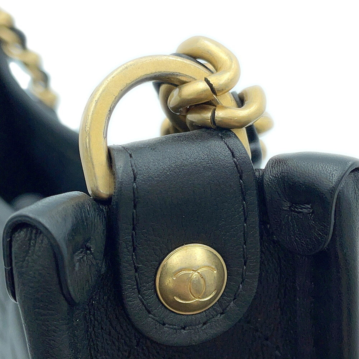 Chanel Matelasse Black Leather Handbag Shoulder Bag (Pre-Owned)
