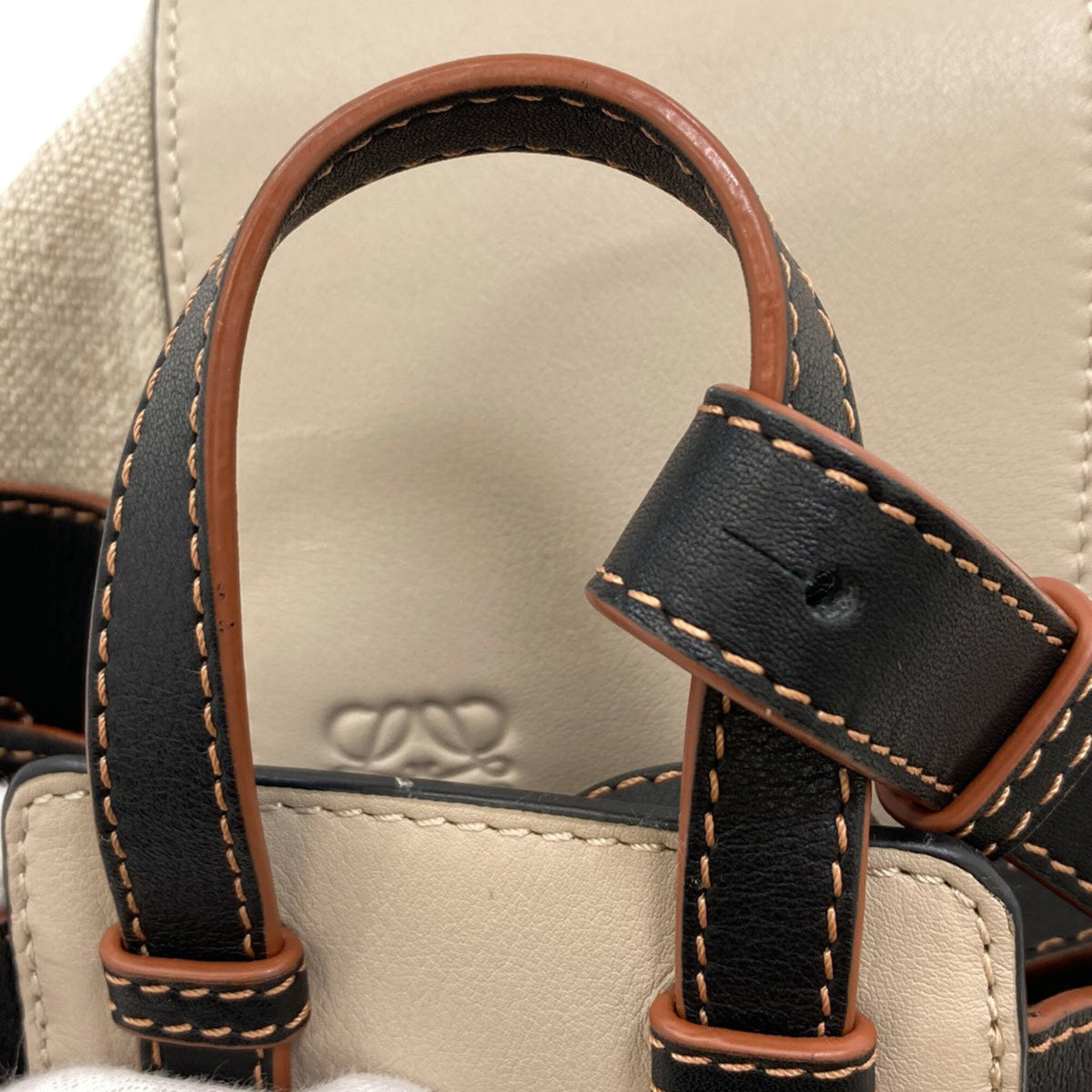 Loewe Beige Black Leather Handbag (Pre-Owned)