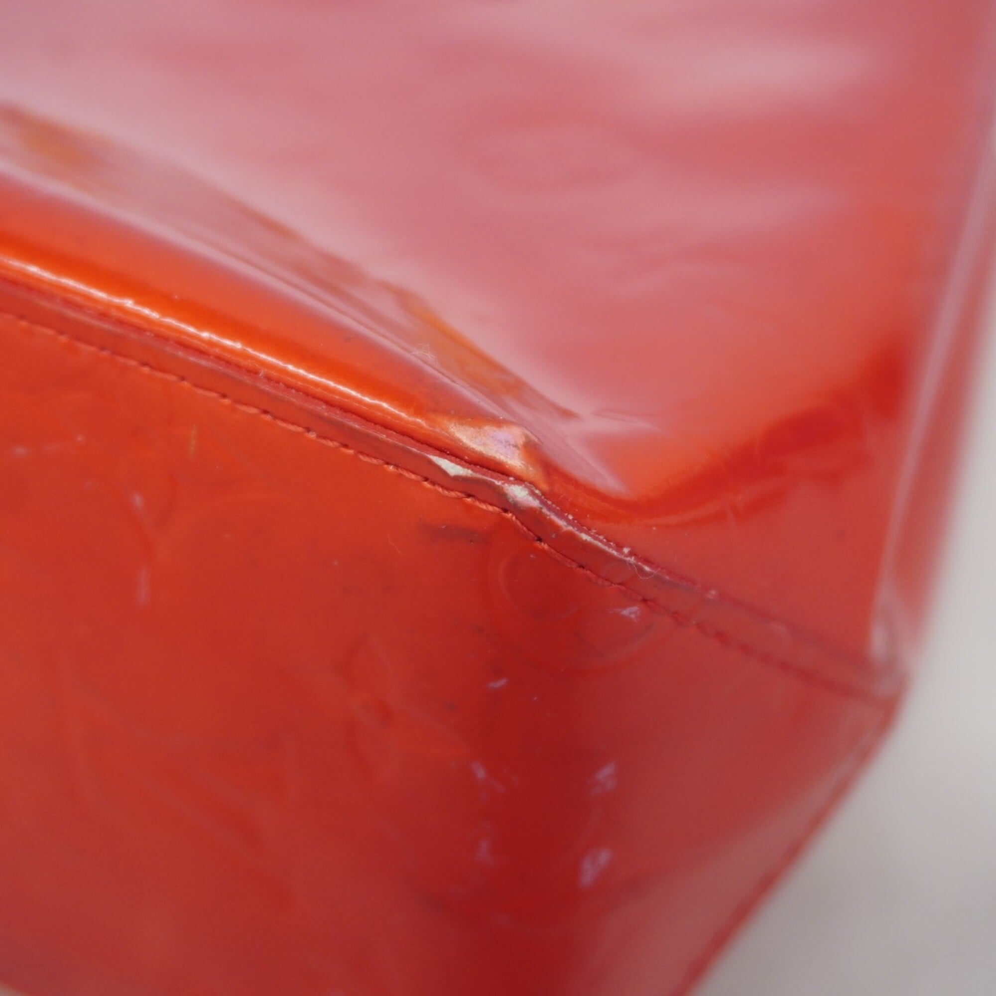 Louis Vuitton Rouge Handbag (Pre-Owned)