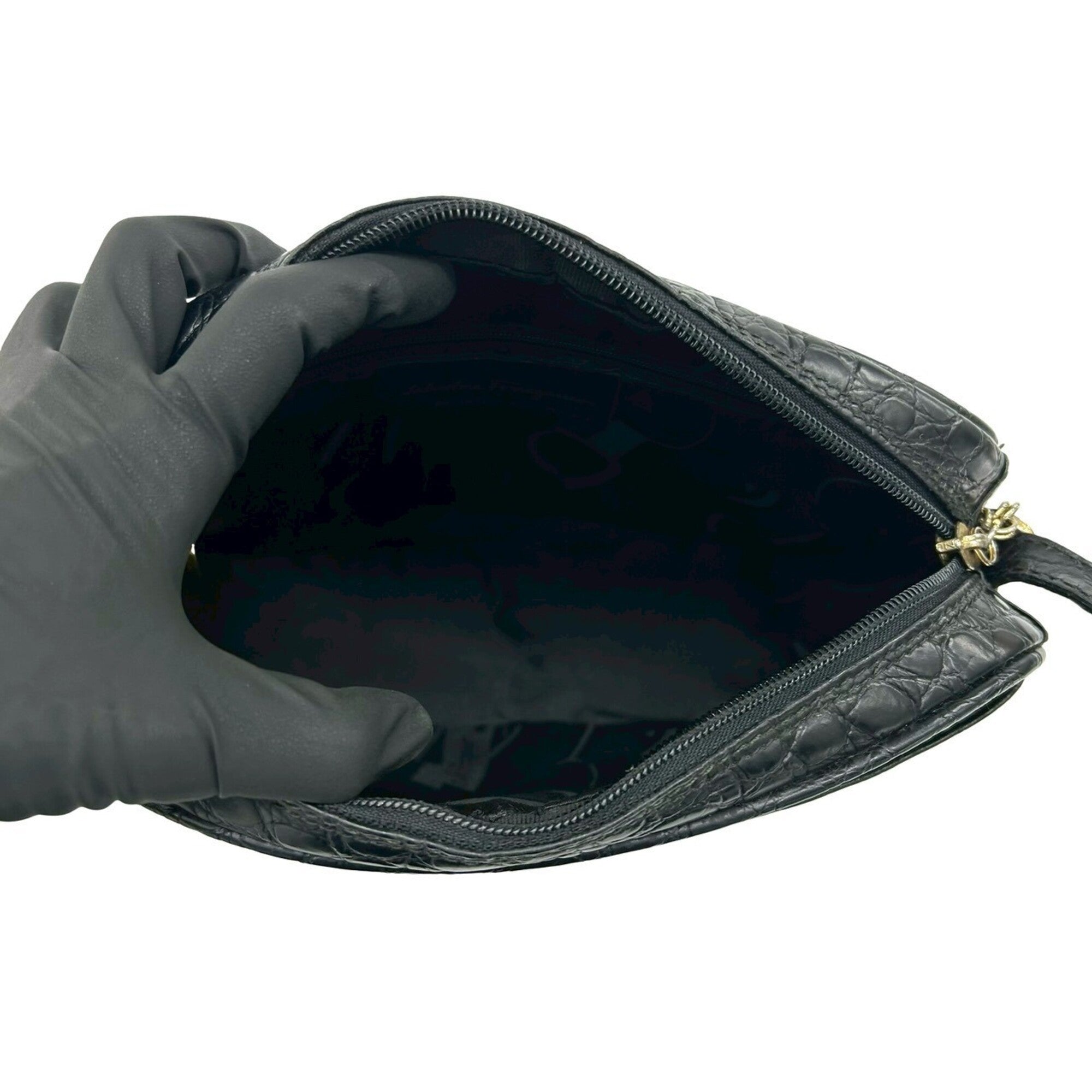 Salvatore Ferragamo Black Leather Pochette Shoulder Bag (Pre-Owned)