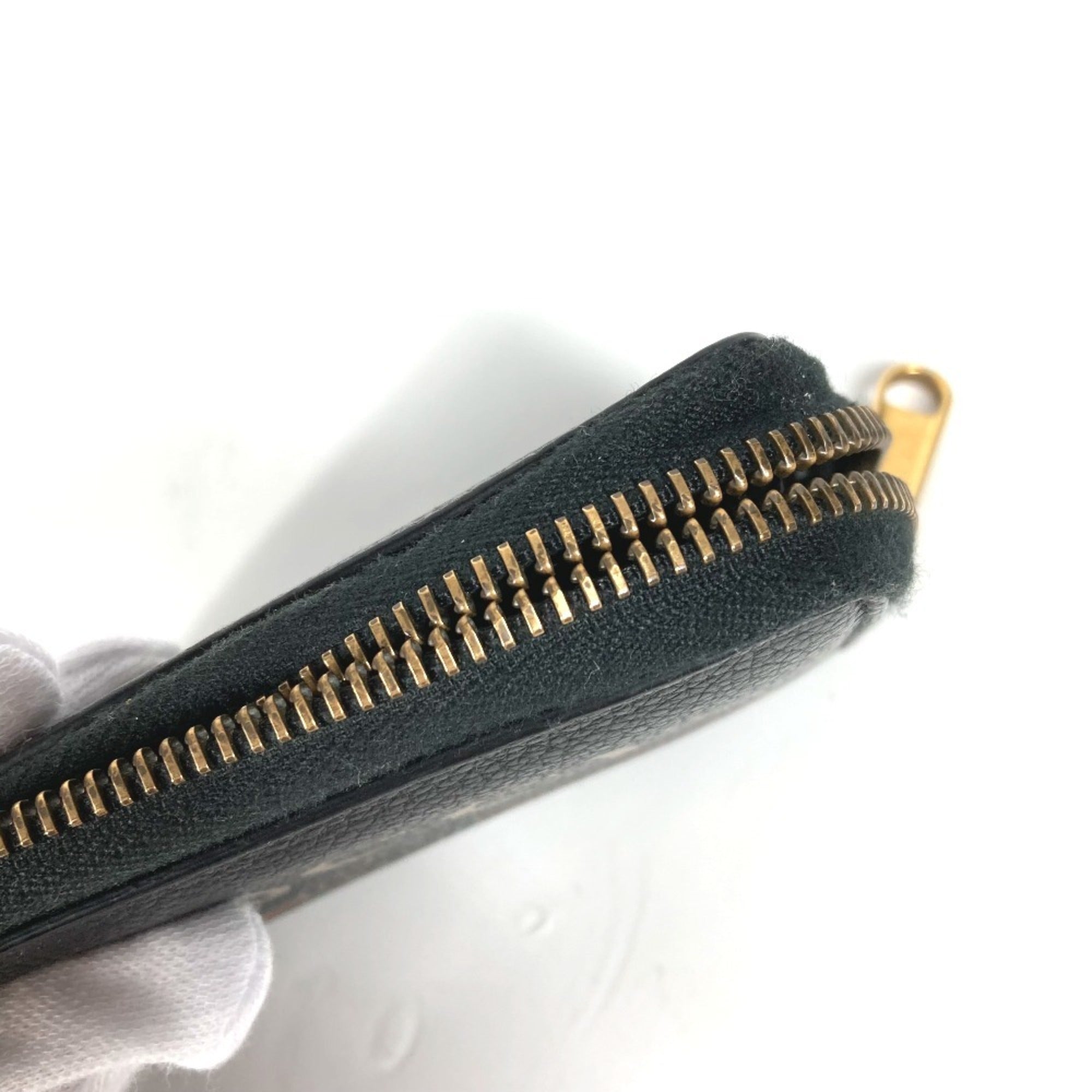 Gucci Black Leather Coin Purse/Coin Case (Pre-Owned)