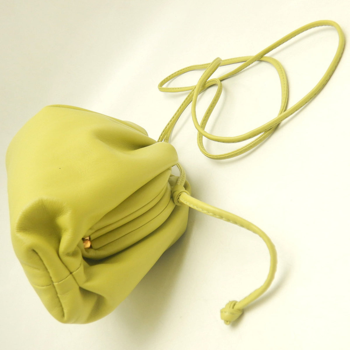 Bottega Veneta Gold Leather Pouch Shoulder Bag (Pre-Owned)