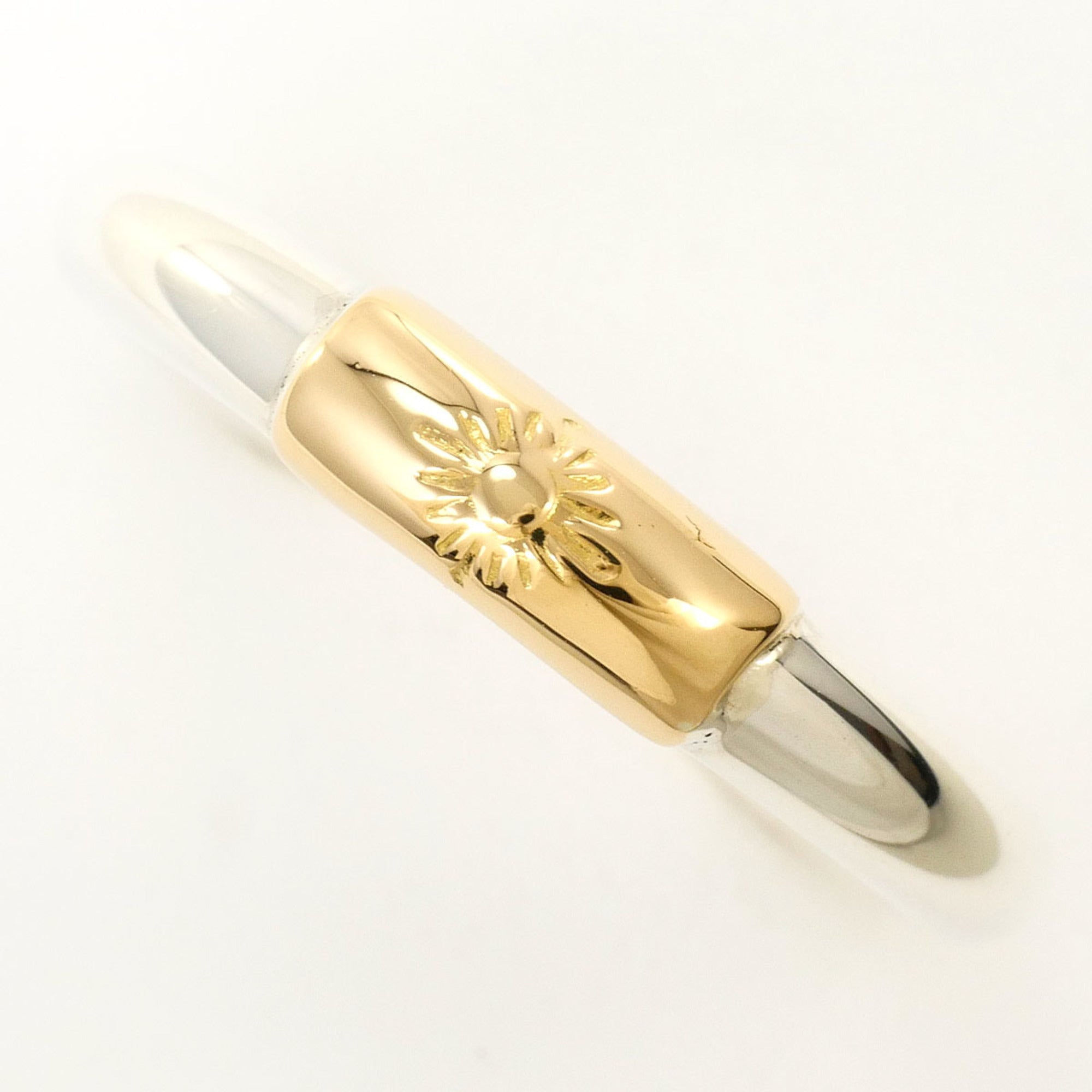 Unbranded Silver Yellow Gold Yellow Gold (18K) Silver Band Ring (Pre-Owned)