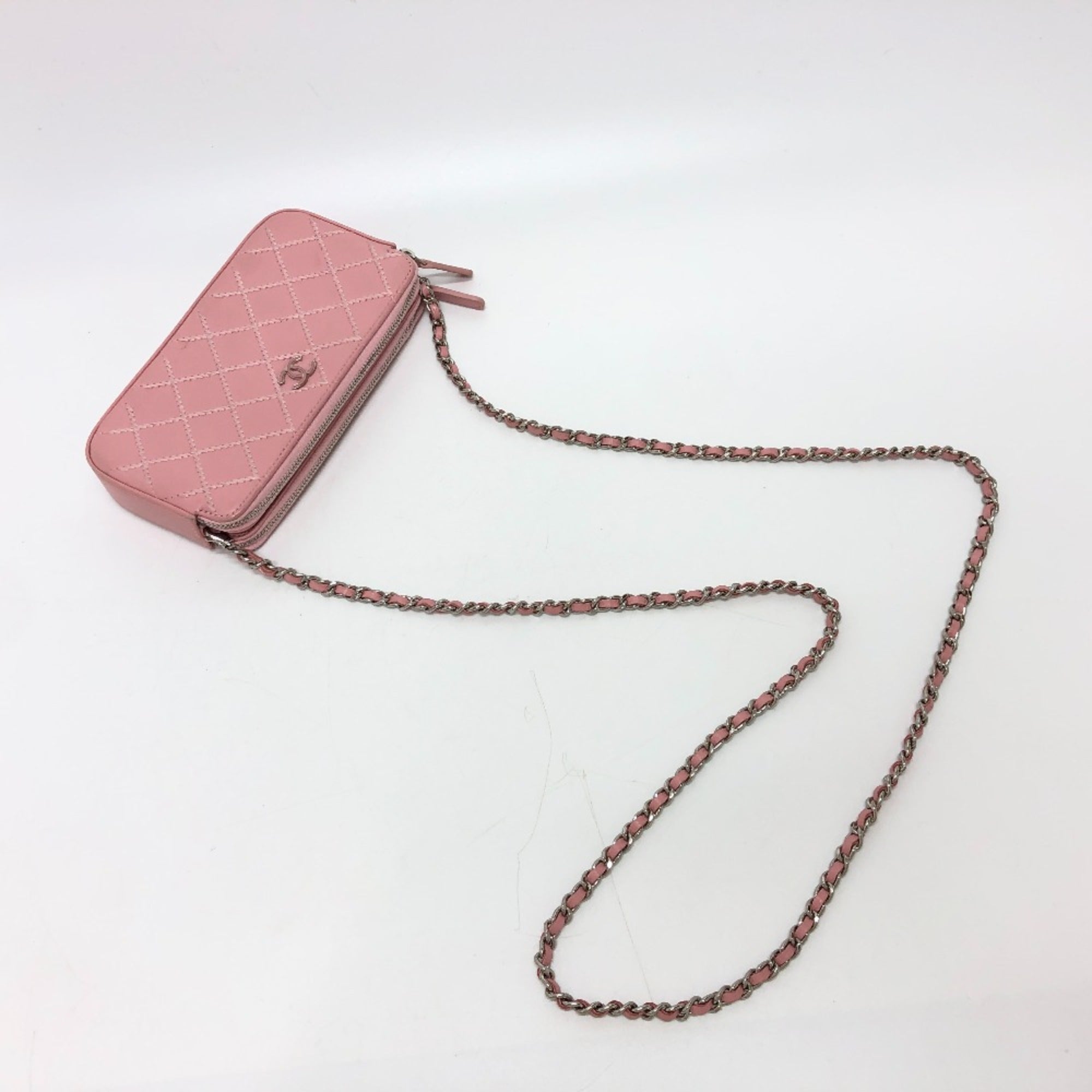 Chanel Pink Leather Shoulder Bag (Pre-Owned)