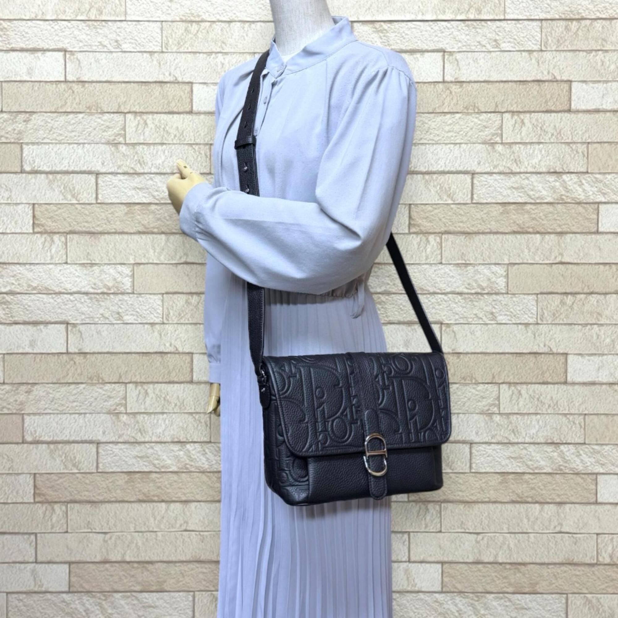 Christian Dior Black Leather Messenger Bag Shoulder Bag (Pre-Owned)