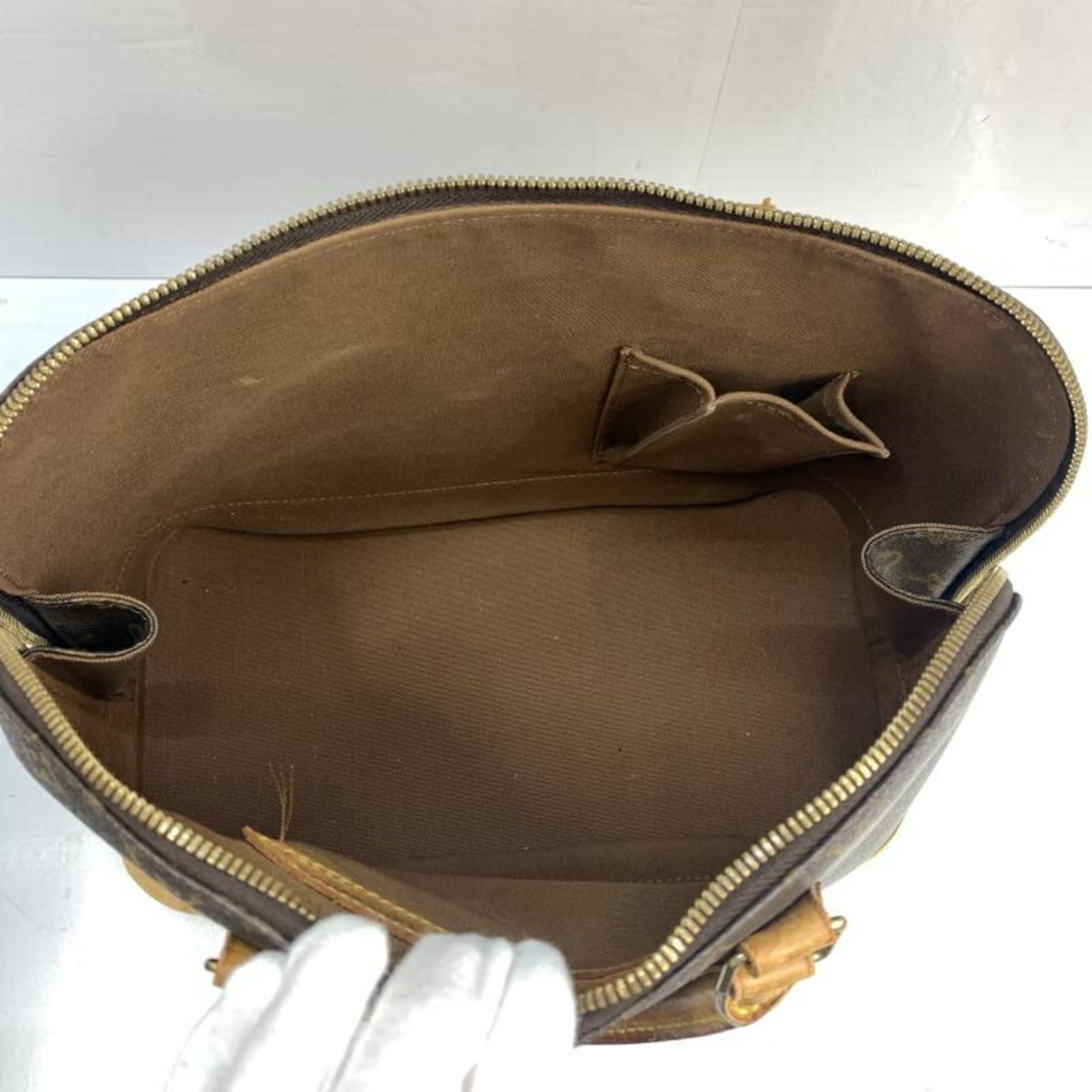 Louis Vuitton Handbag (Pre-Owned)
