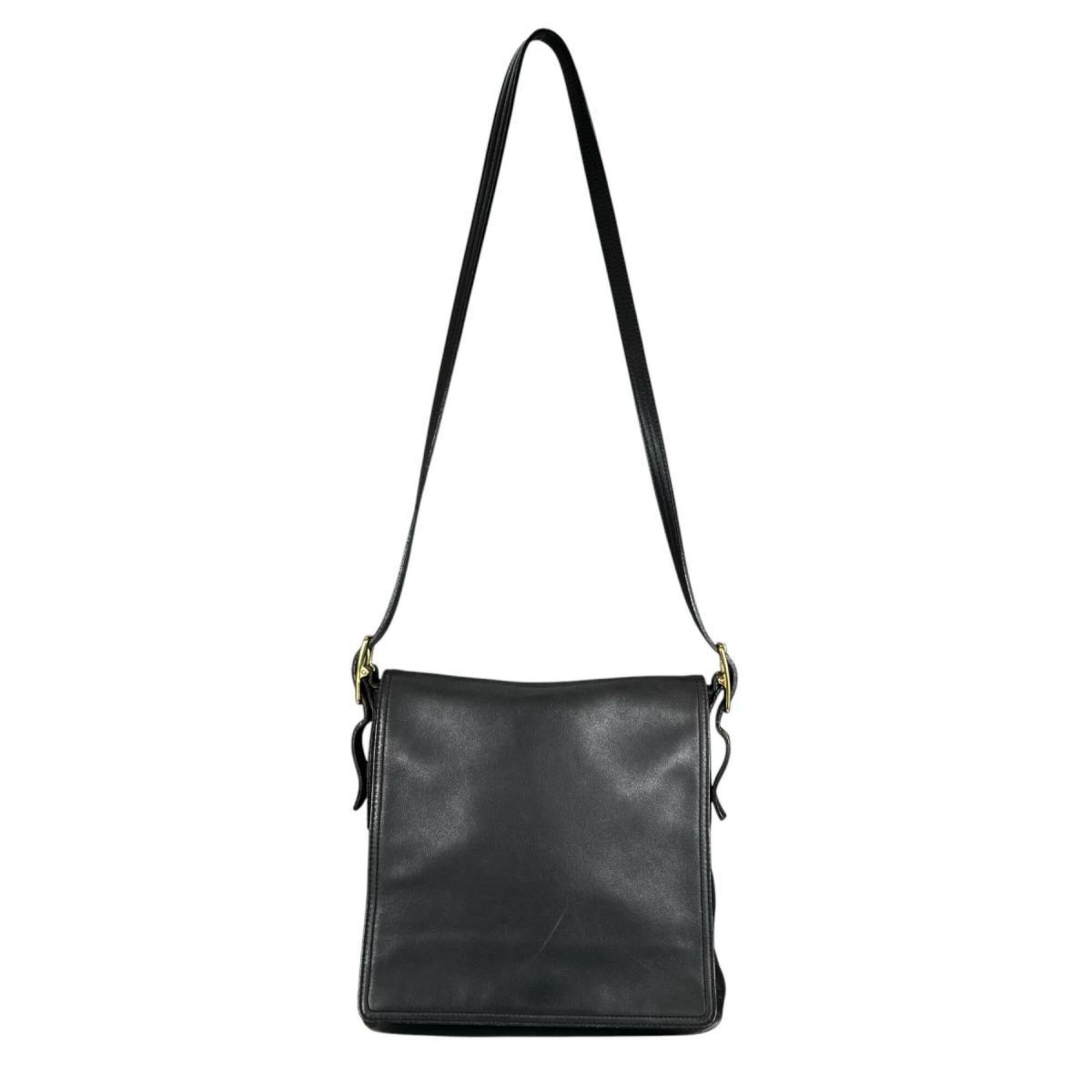 Coach Black Leather Shoulder Bag (Pre-Owned)