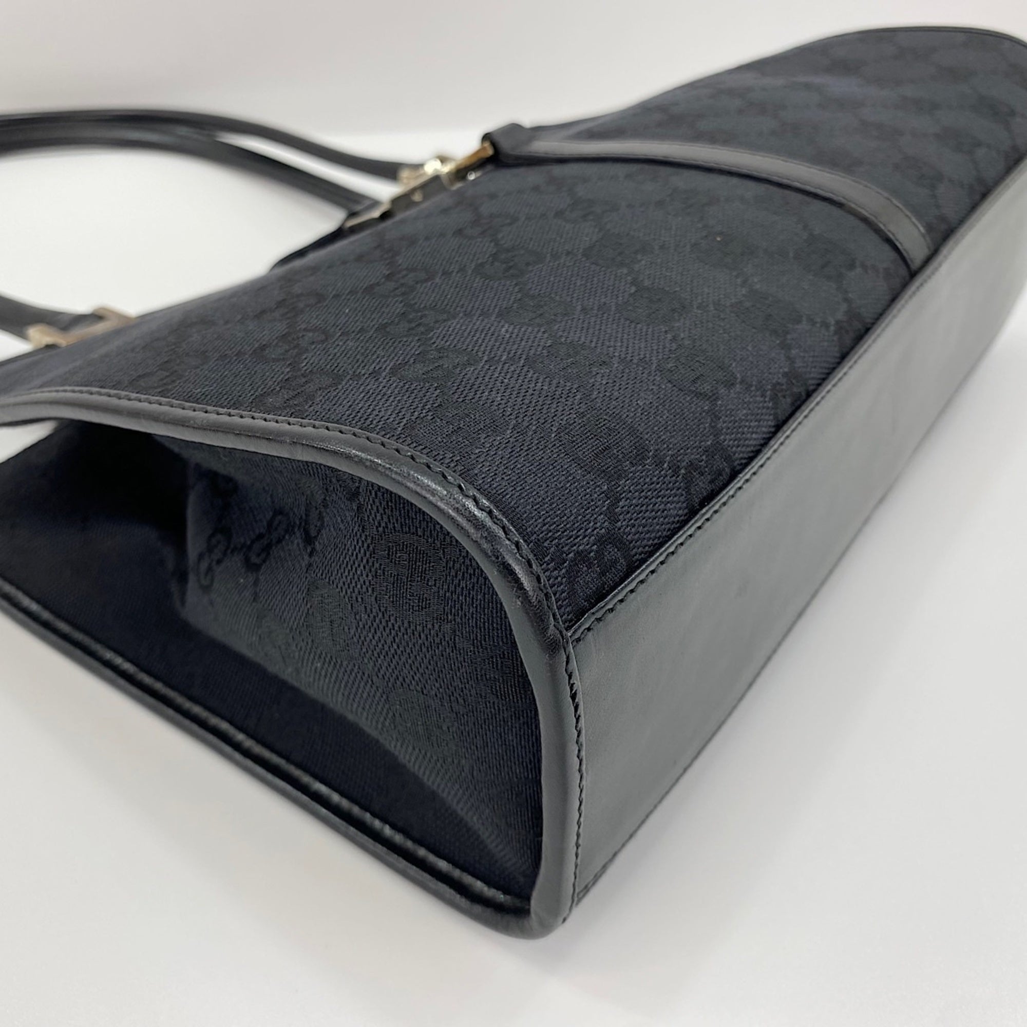 Gucci Black Shoulder Bag (Pre-Owned)