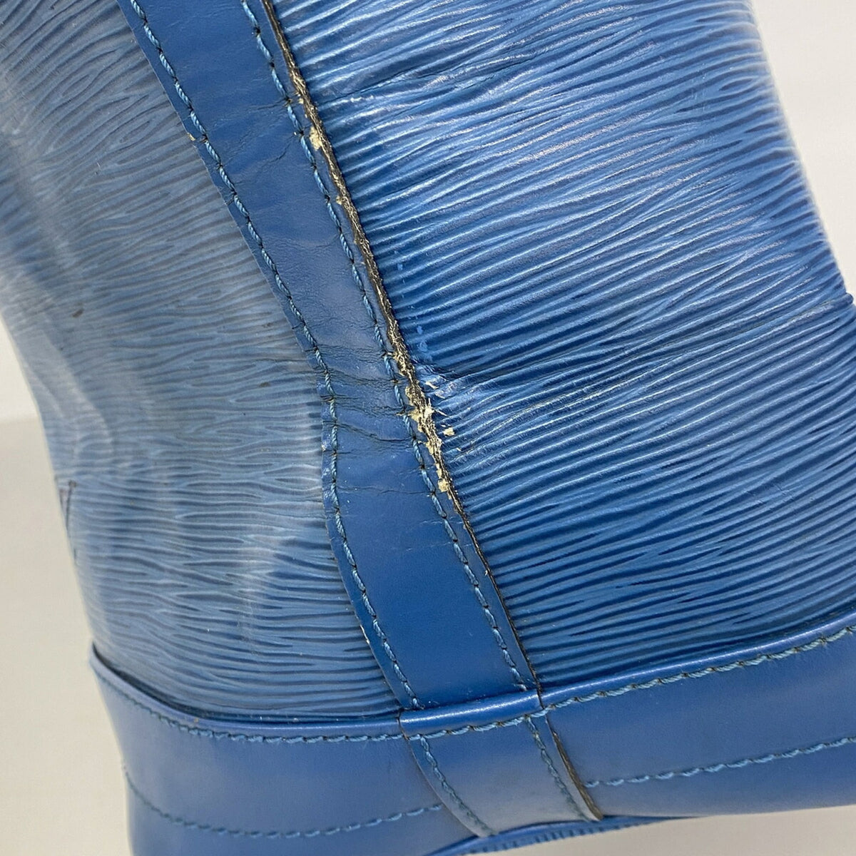 Louis Vuitton Toledo Blue Shoulder Bag (Pre-Owned)