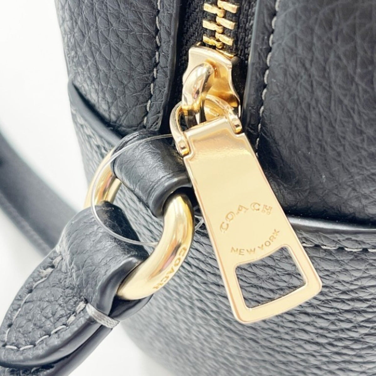 Coach Black Leather Shoulder Bag (Pre-Owned)