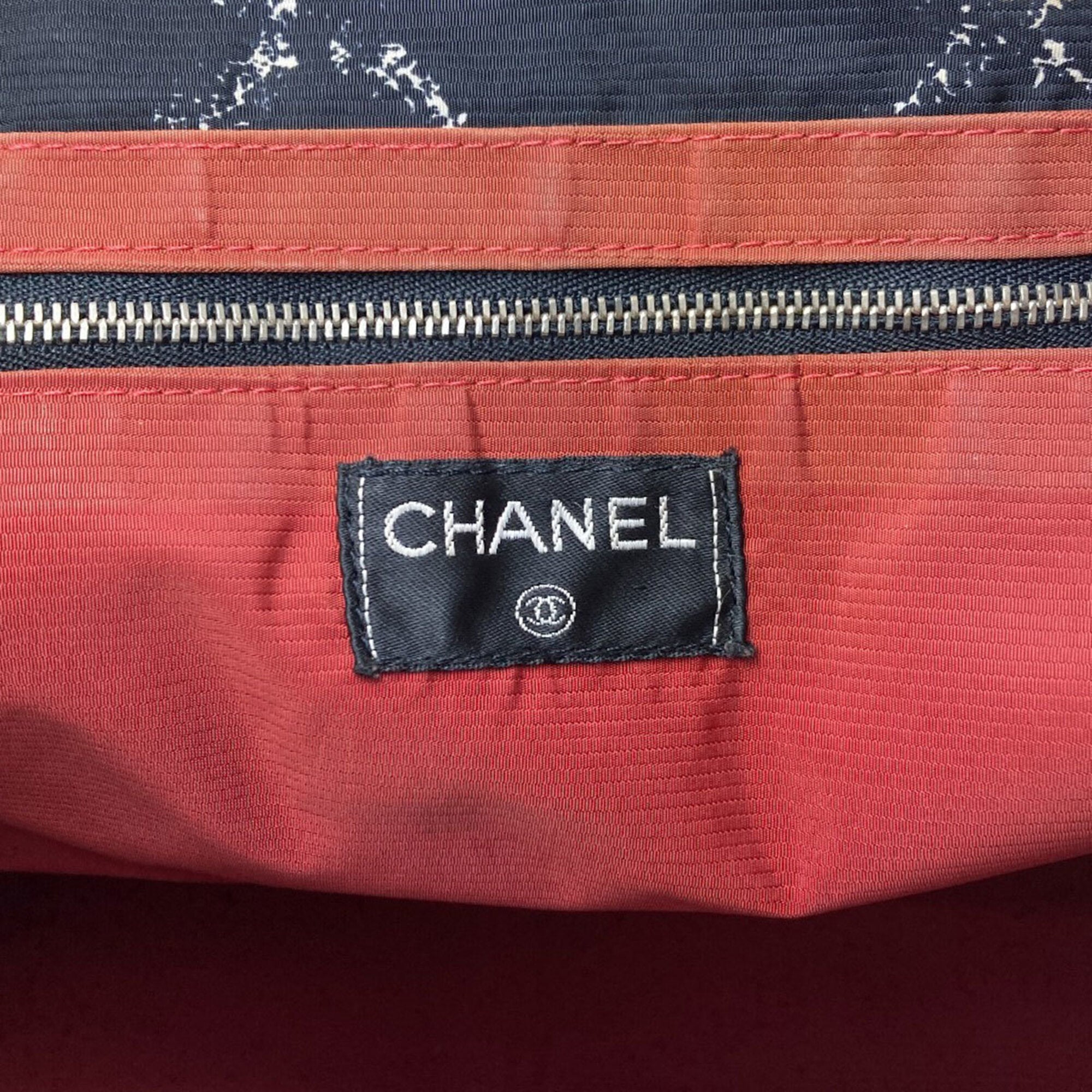 Chanel Black Nylon Handbag (Pre-Owned)