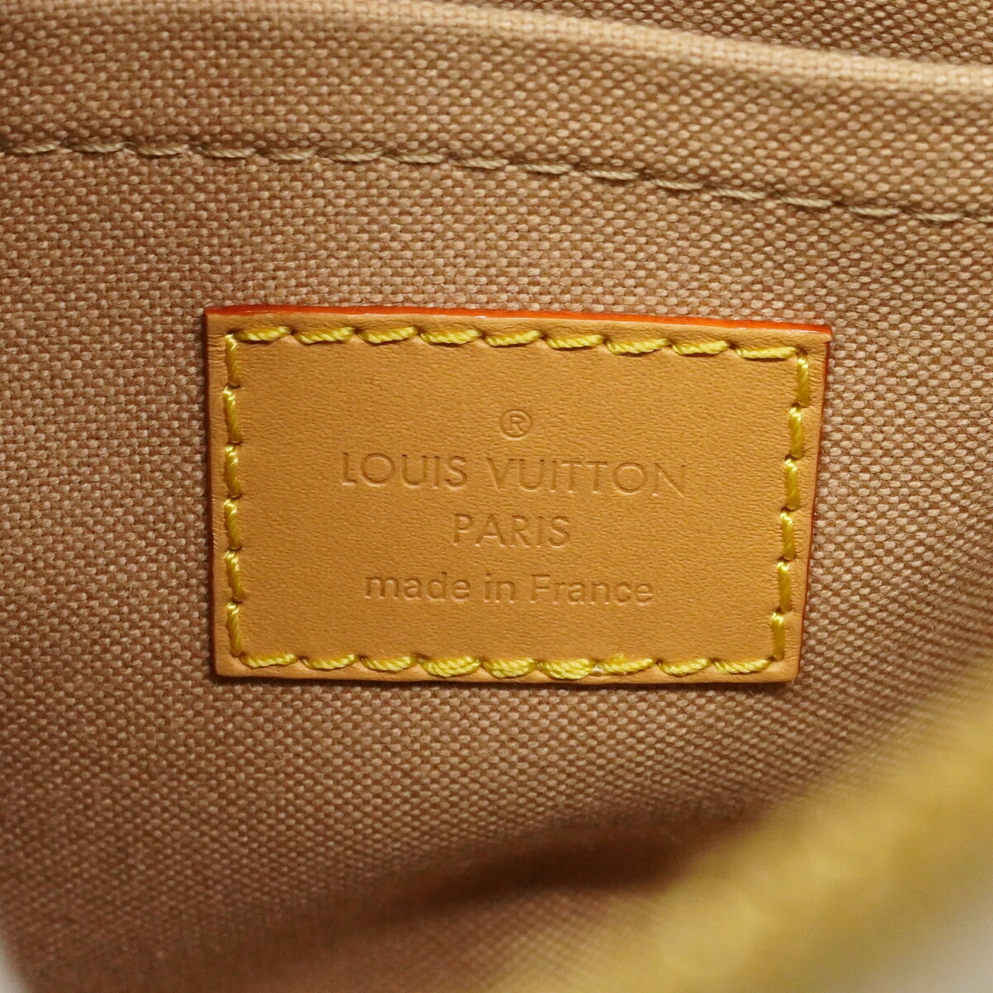 Louis Vuitton Beige Black Handbag (Pre-Owned)