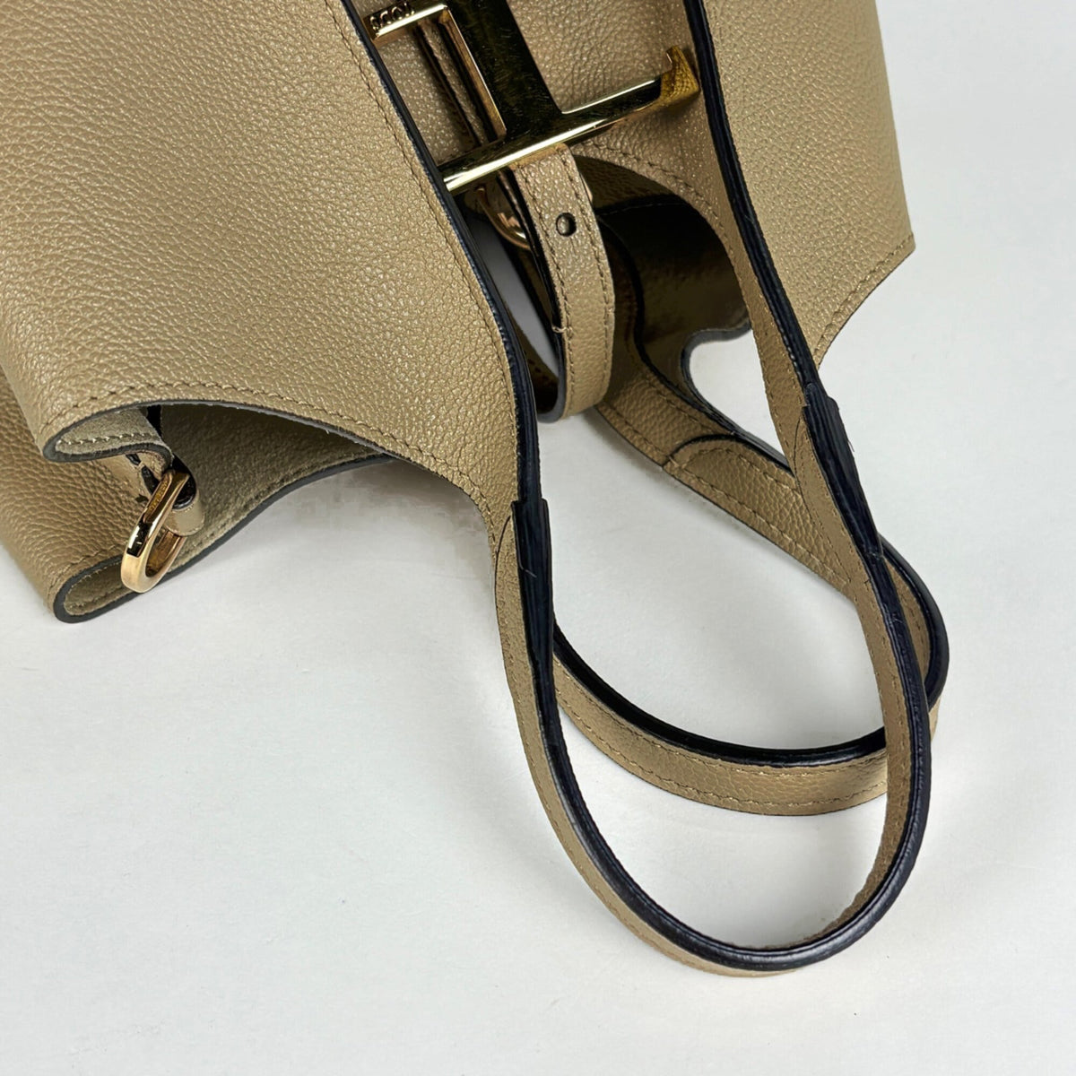 Tod's Beige Leather Handbag Shopping Bag (Pre-Owned)