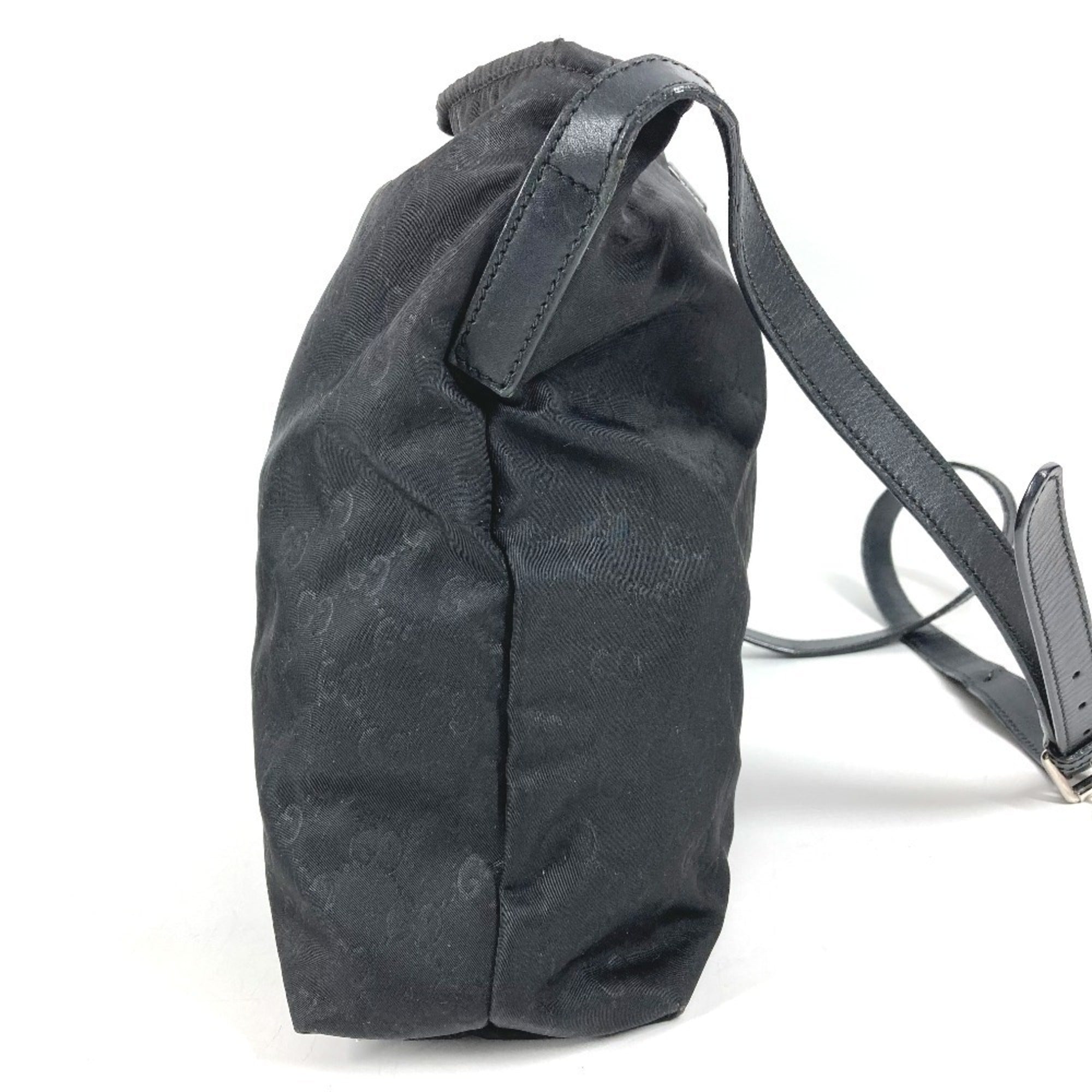 Gucci Black Leather Nylon Shoulder Bag (Pre-Owned)