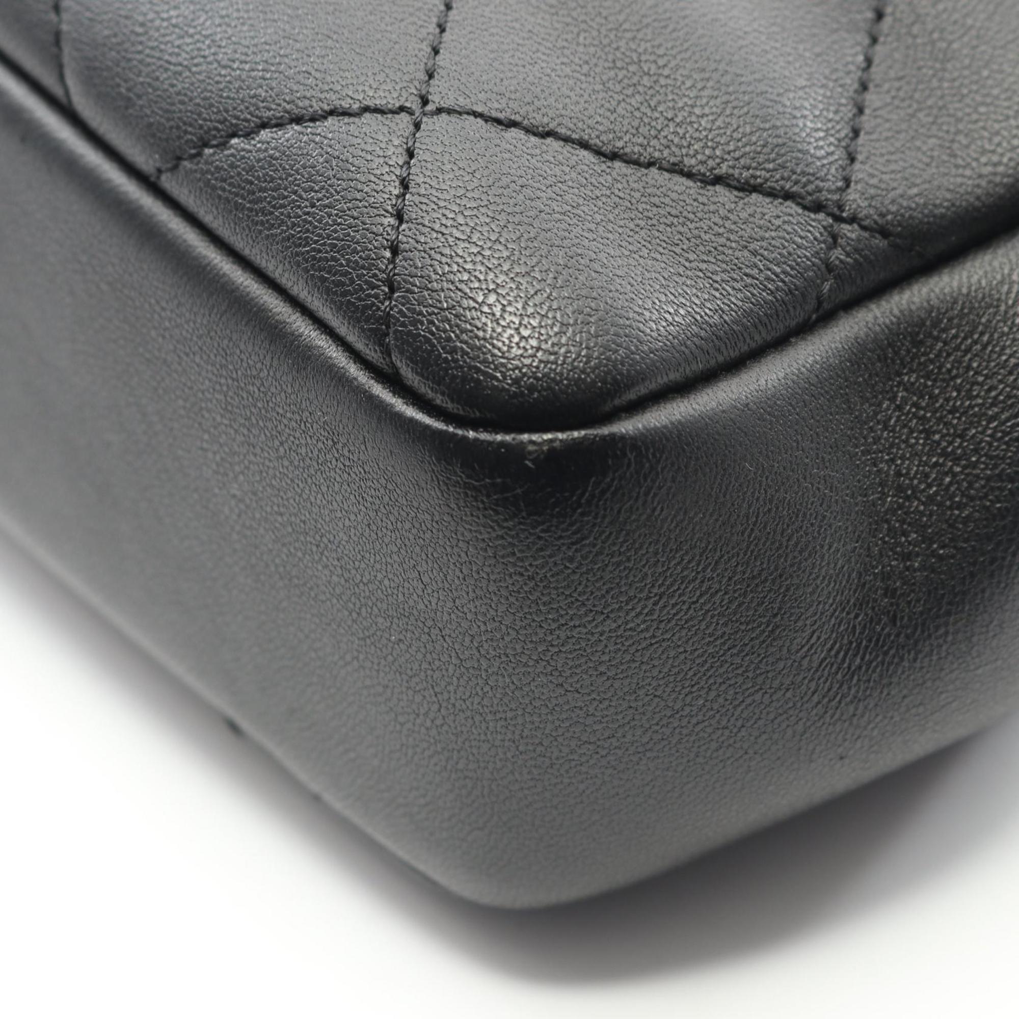 Chanel Black Leather Shoulder Bag (Pre-Owned)