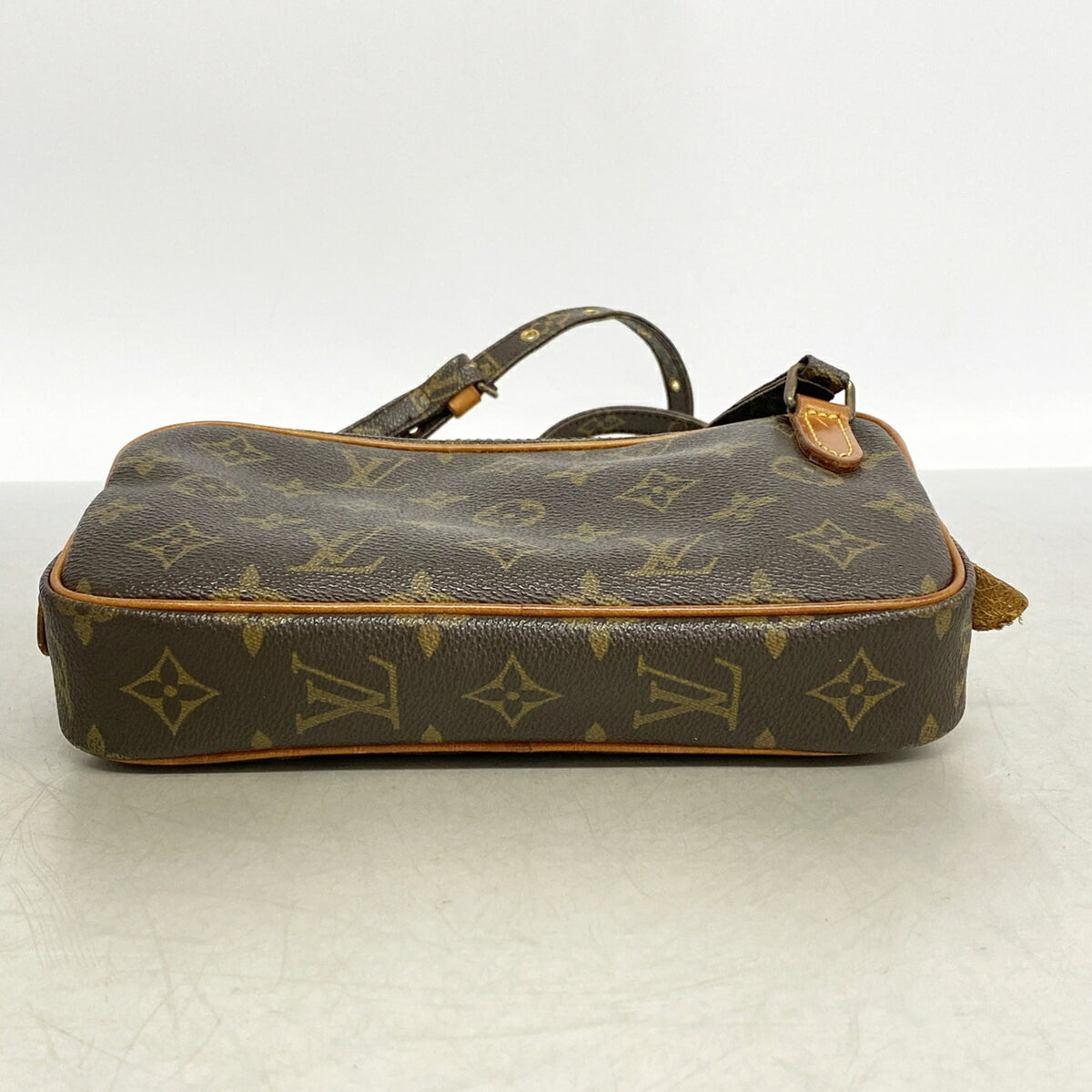 Louis Vuitton Brown Shoulder Bag (Pre-Owned)