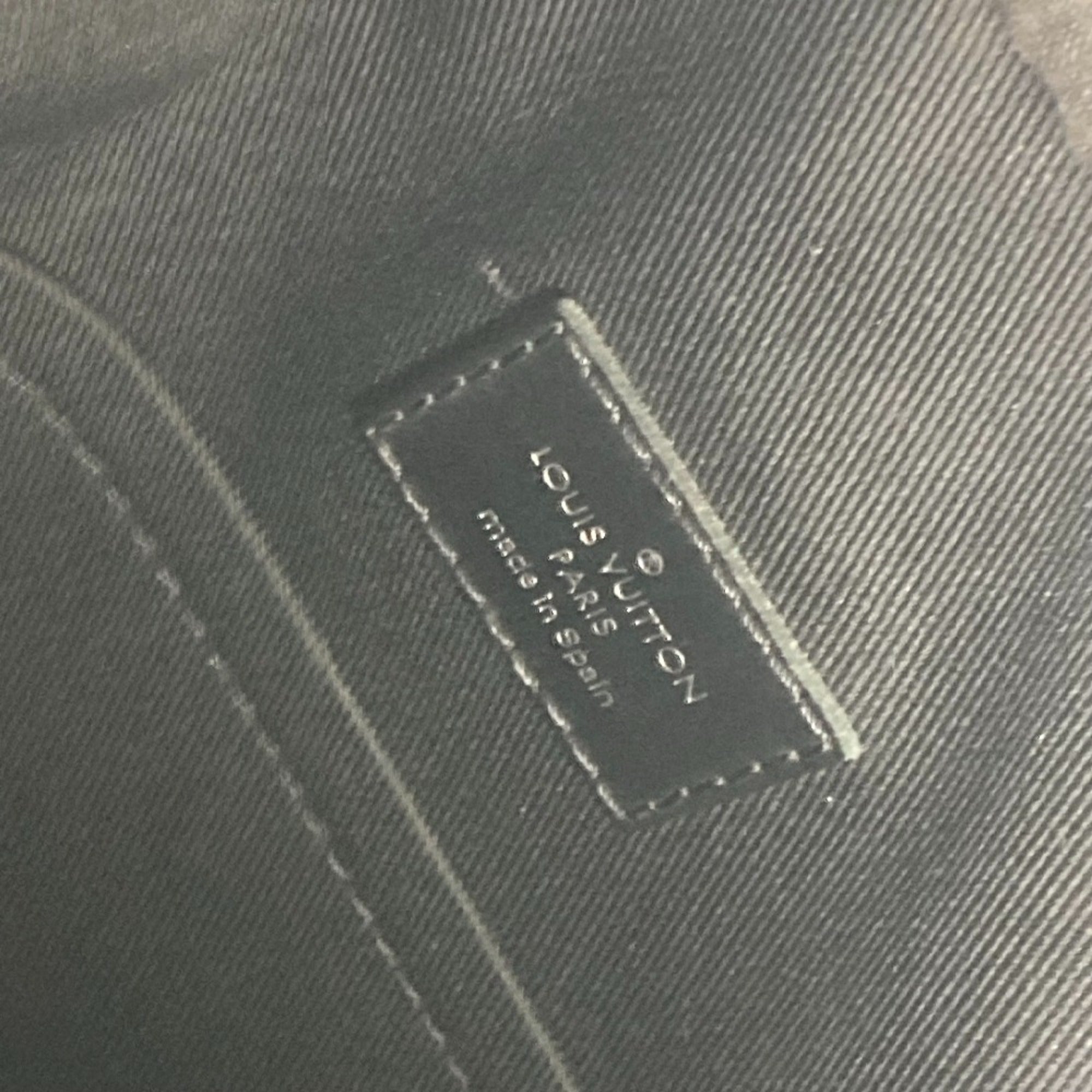 Louis Vuitton Black Damier Graphite Messenger Bag Shoulder Bag (Pre-Owned)