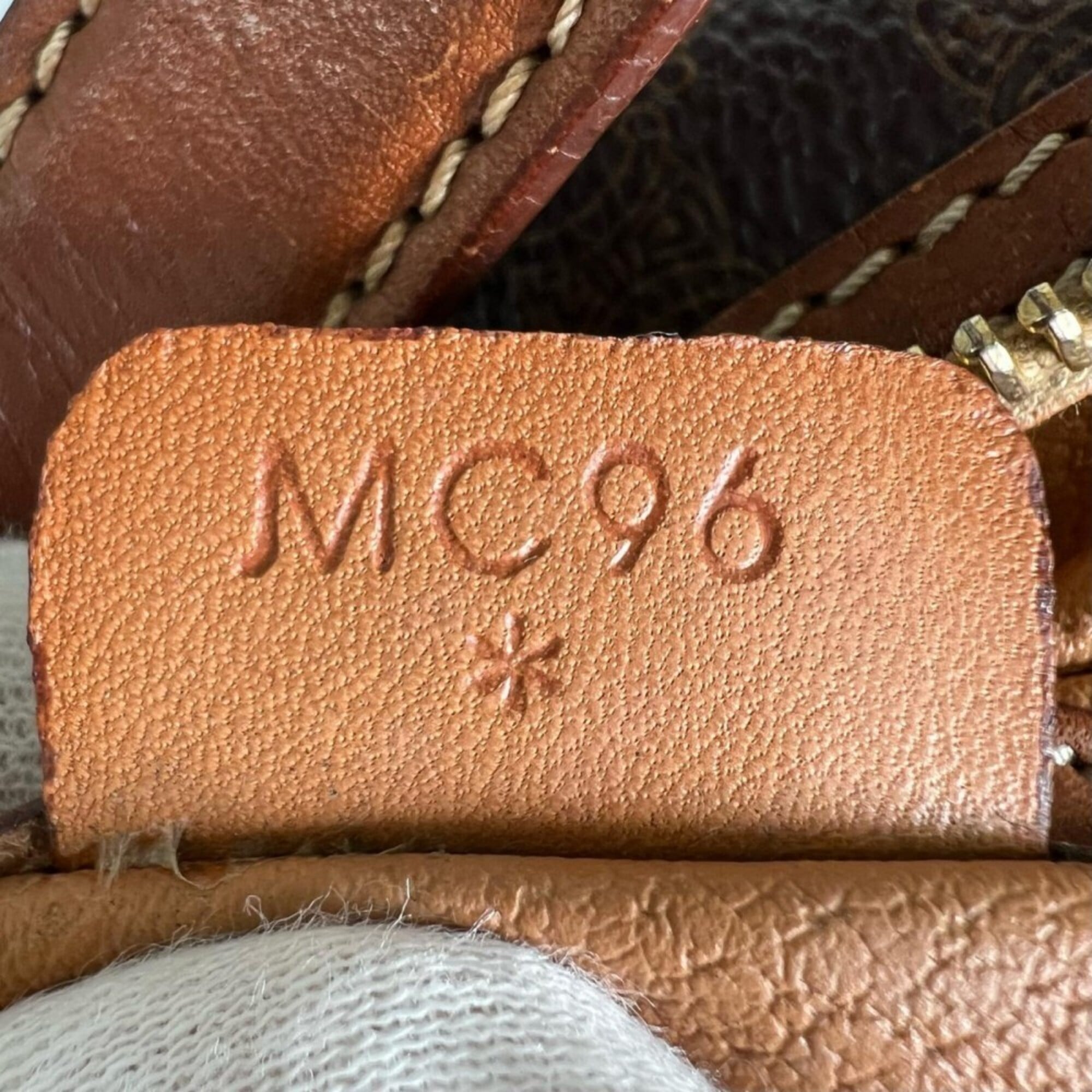 Celine Brown Leather Shoulder Bag (Pre-Owned)