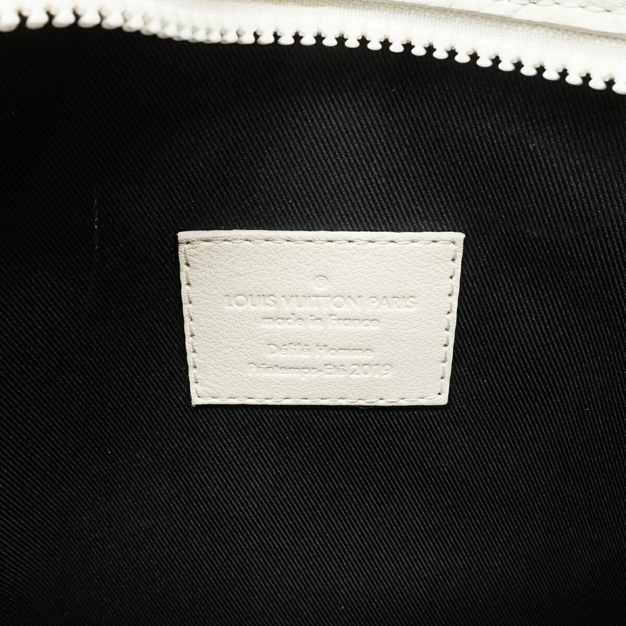 Louis Vuitton Blanc Shoulder Bag (Pre-Owned)