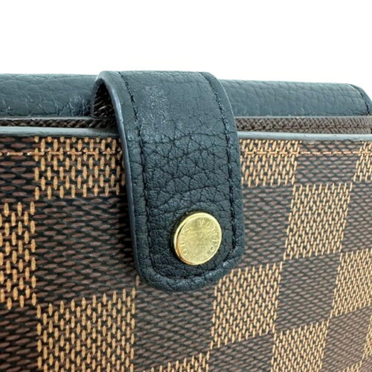 Louis Vuitton Damier Brown Leather Wallet (Bi-Fold) (Pre-Owned)