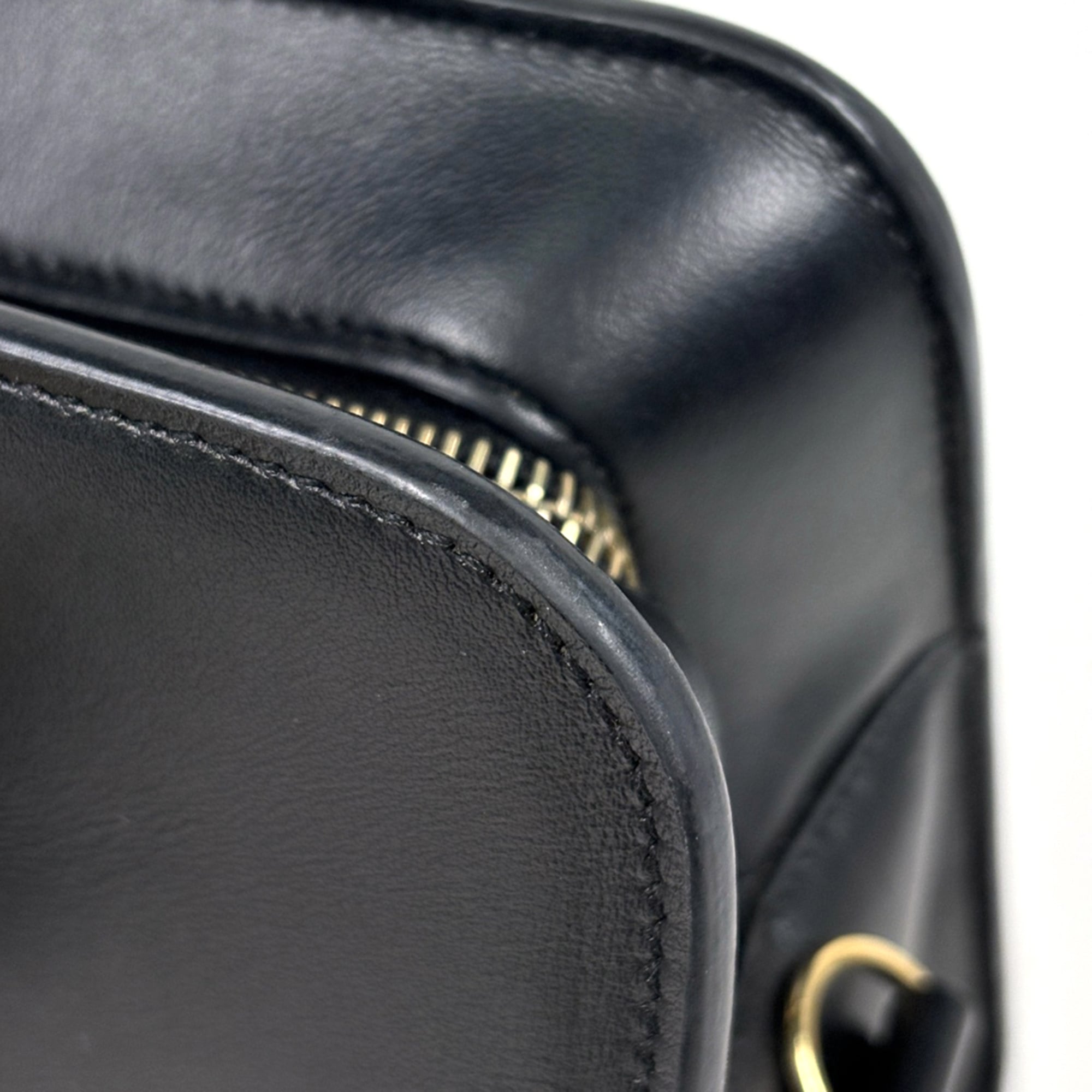 Yves Saint Laurent Black Leather Handbag (Pre-Owned)