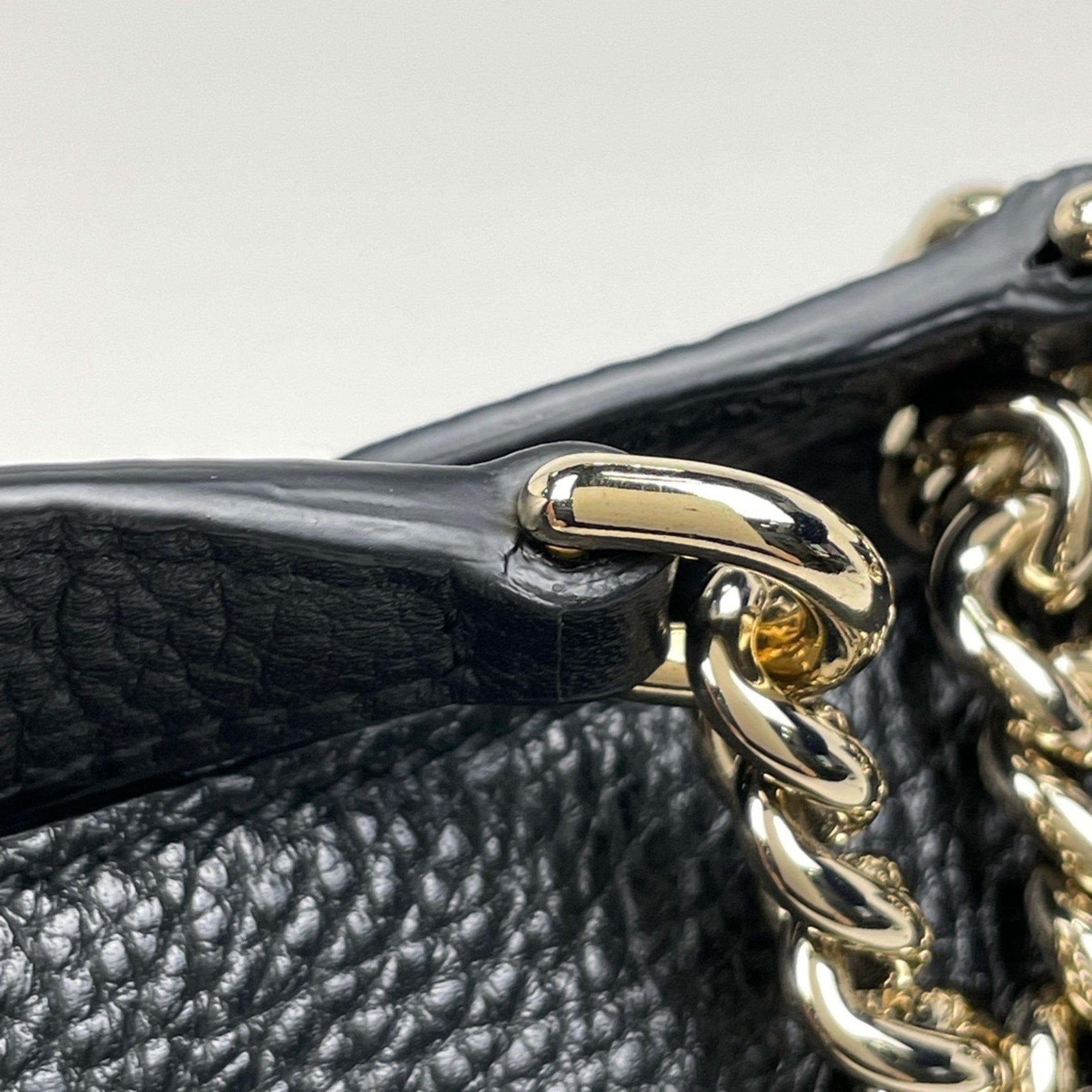 Gucci Black Leather Shoulder Bag (Pre-Owned)