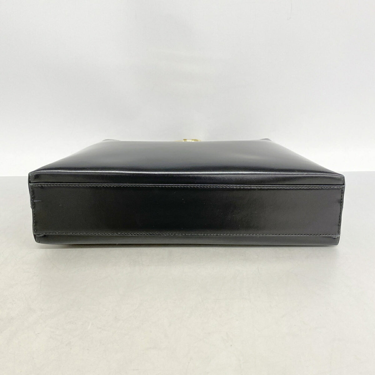 Salvatore Ferragamo Black Leather Shoulder Bag (Pre-Owned)