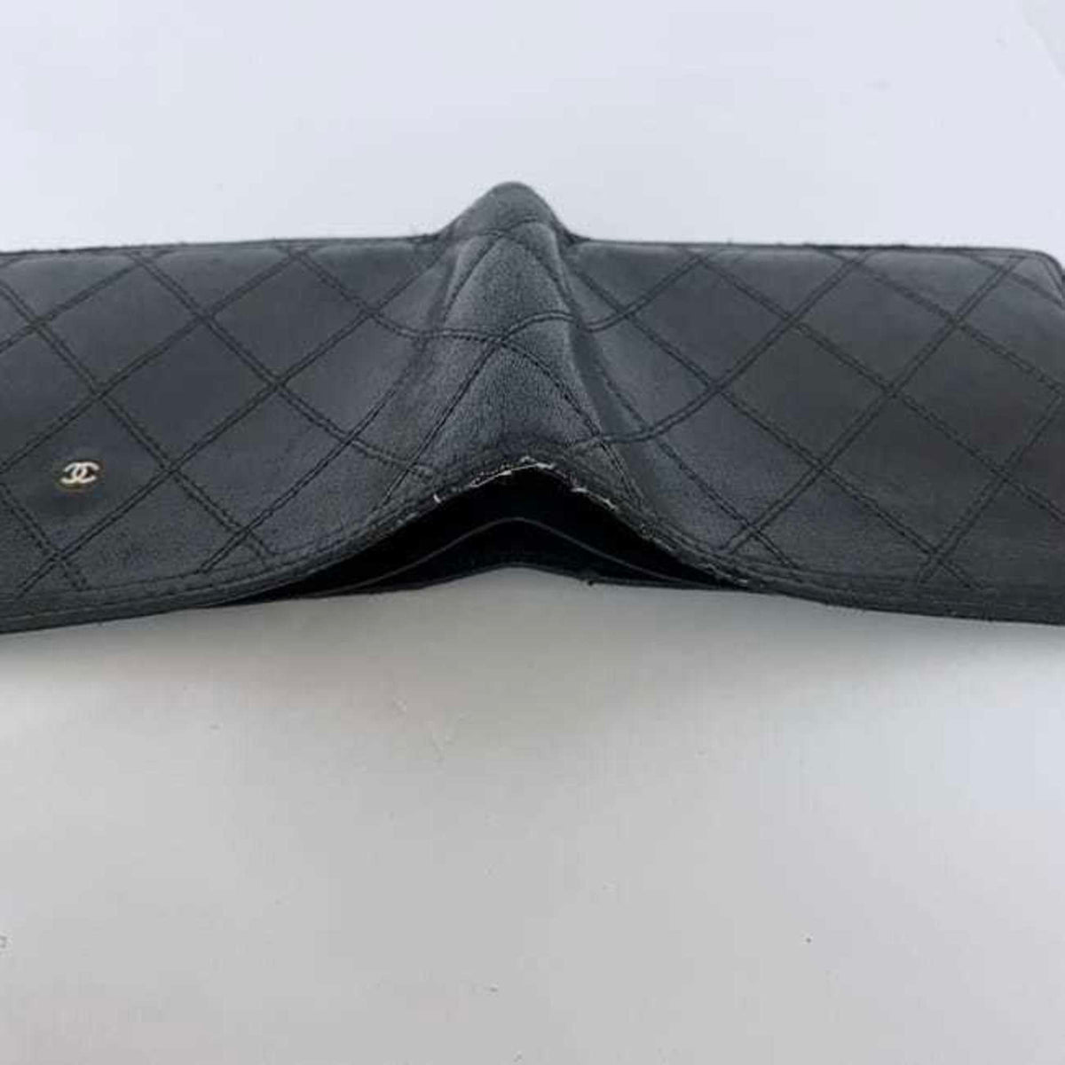 Chanel Black Leather Wallet (Bi-Fold) (Pre-Owned)