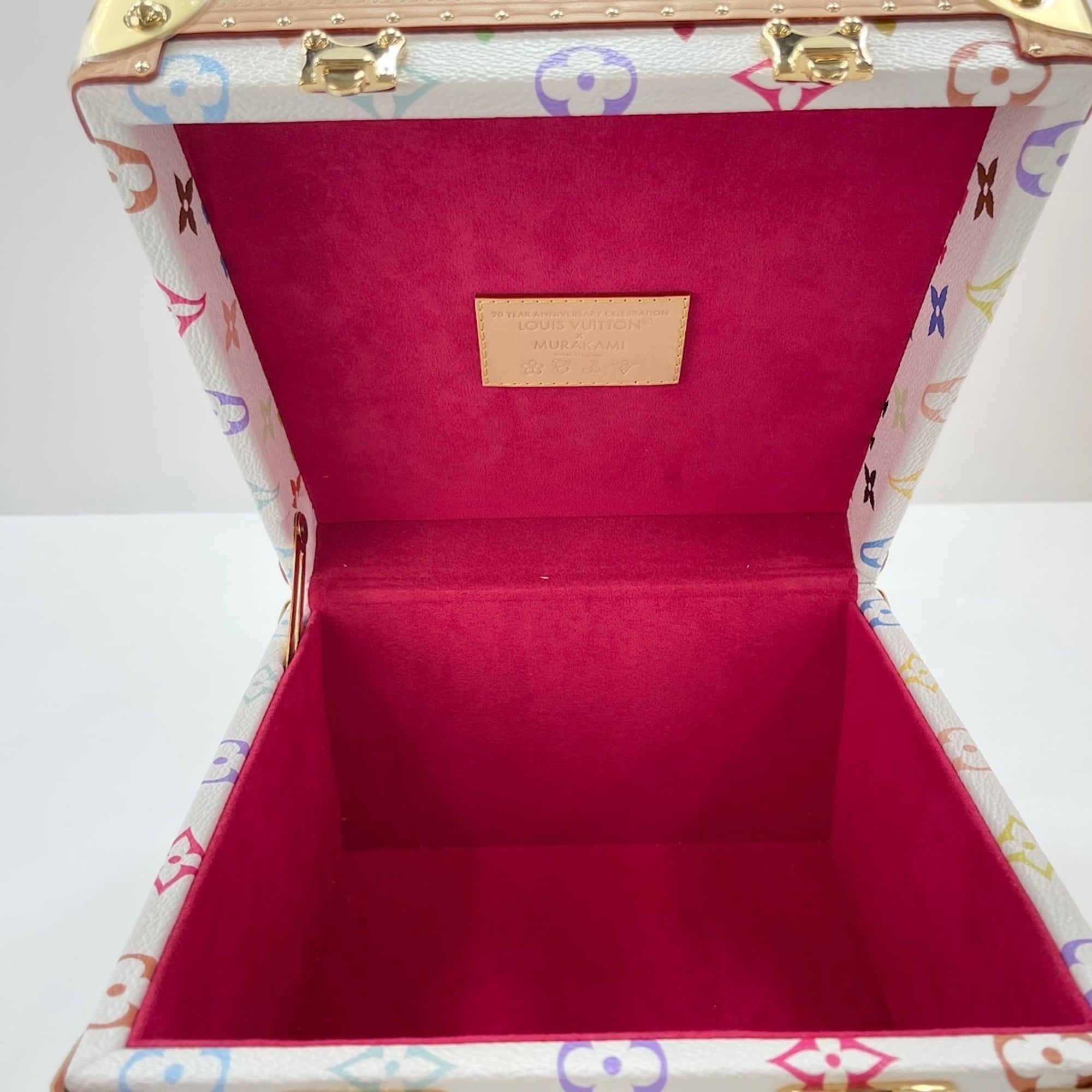 Louis Vuitton White (Pre-Owned)