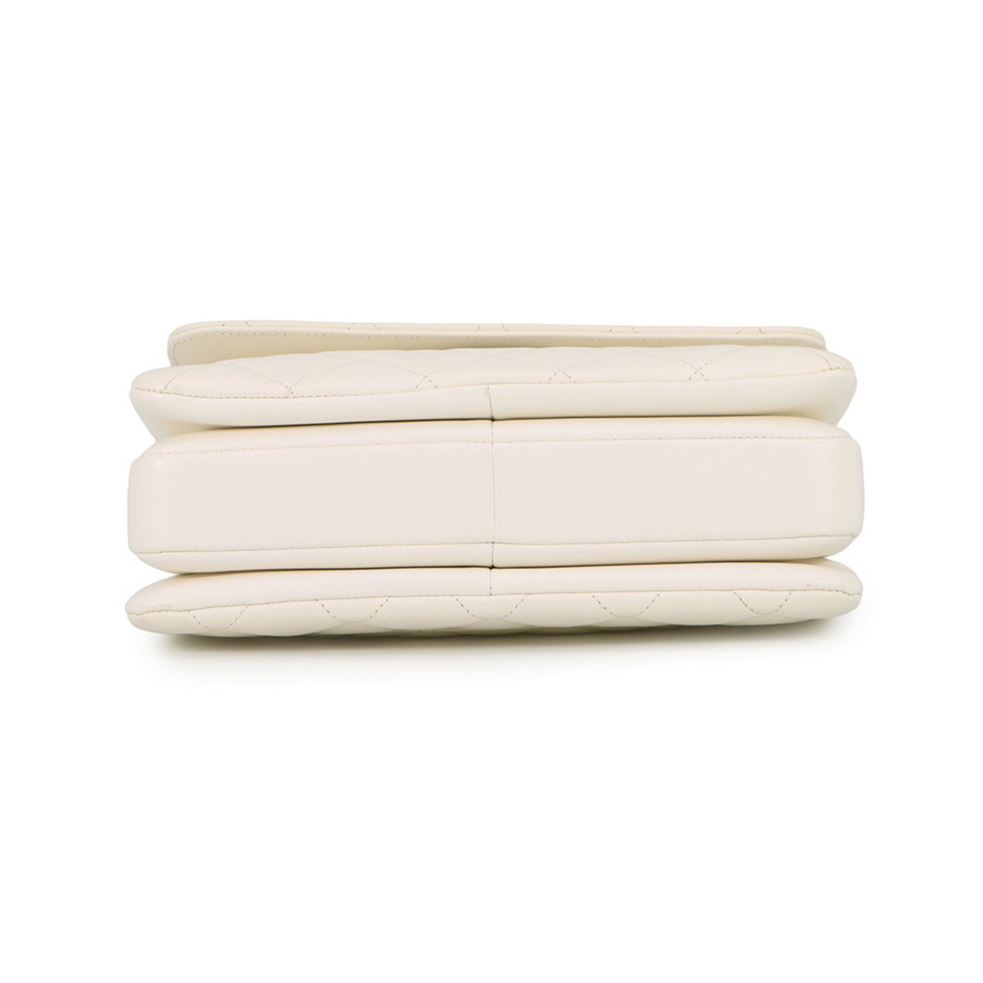 Chanel White Leather Handbag (Pre-Owned)