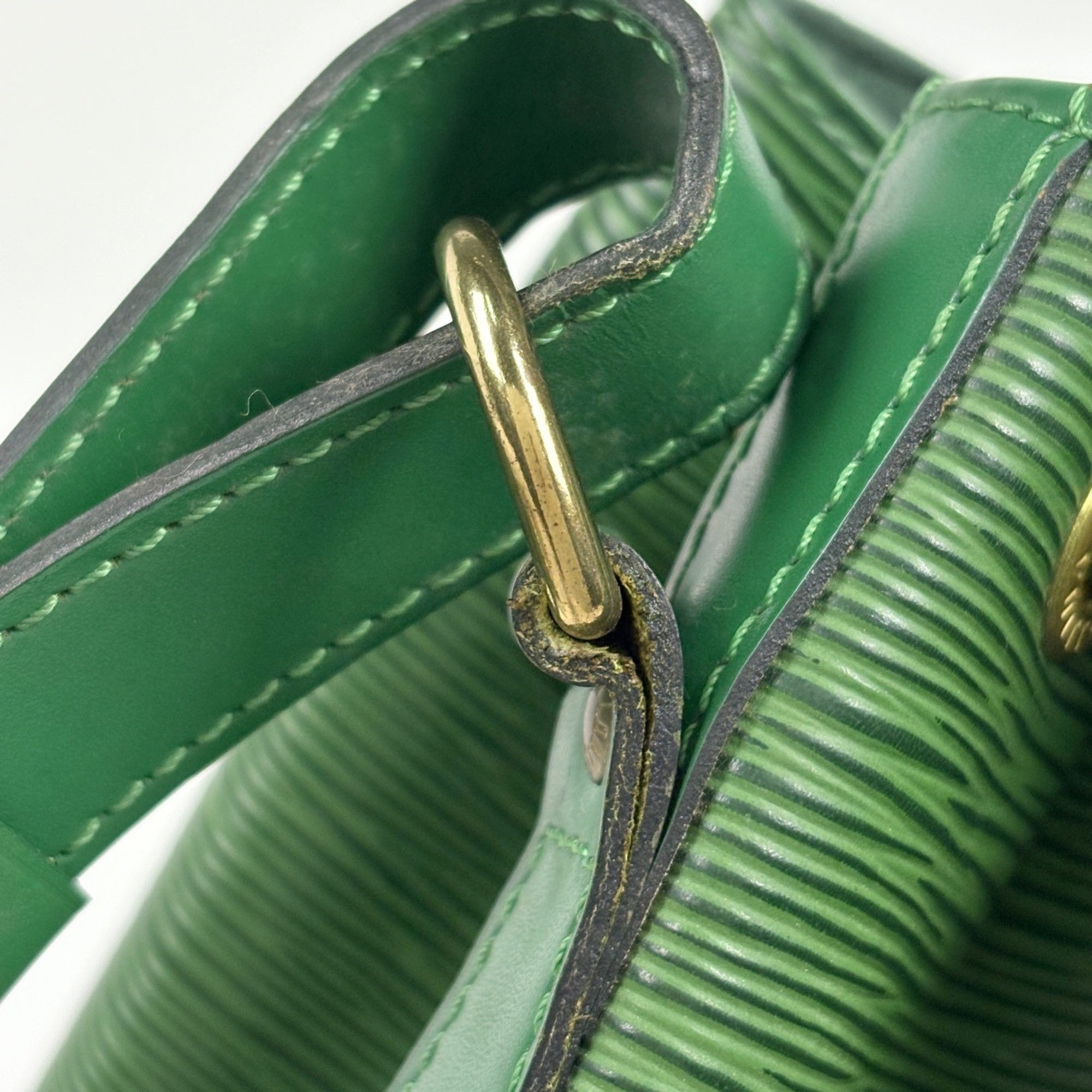Louis Vuitton Epi Borneo Green Epi Leather Shoulder Bag (Pre-Owned)