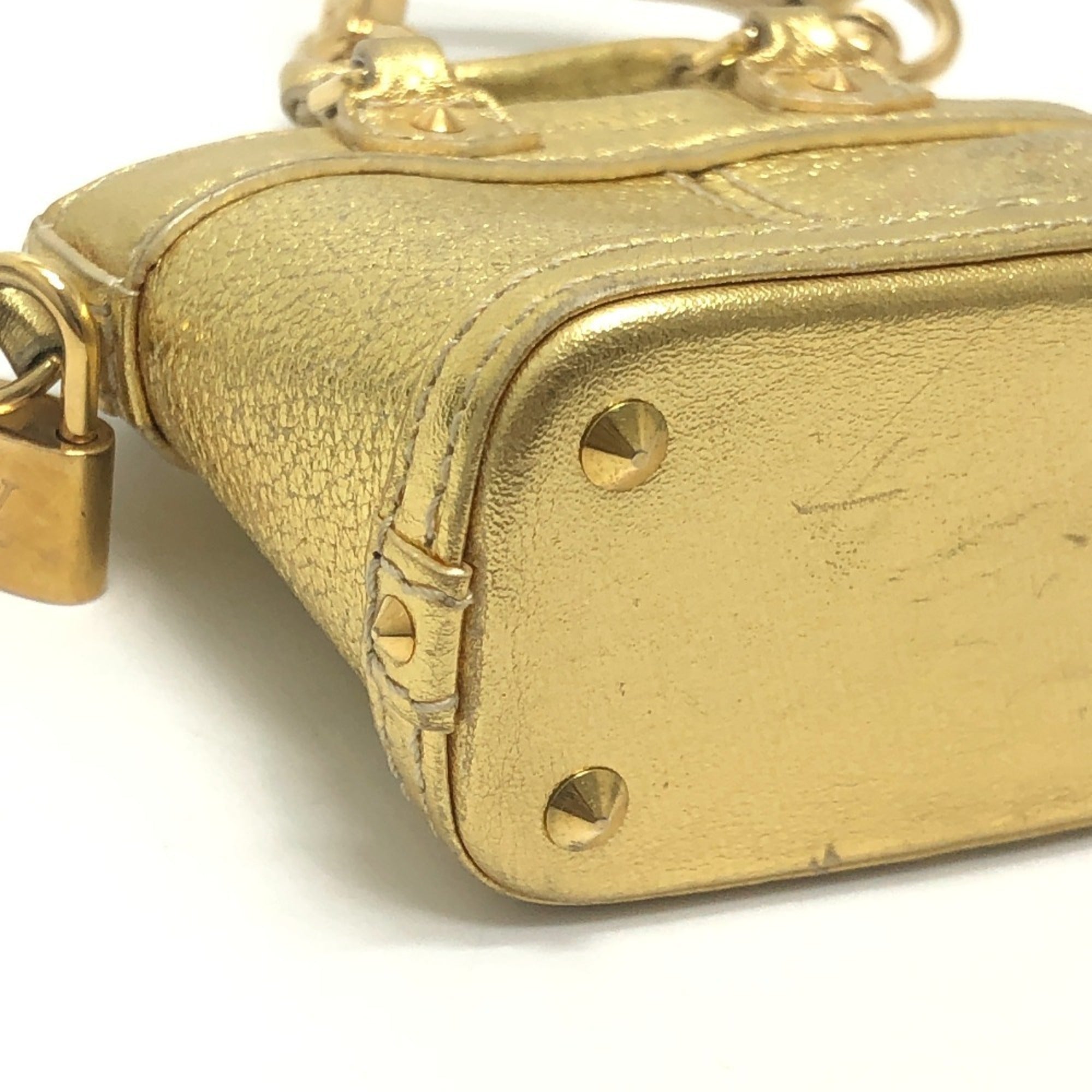 Louis Vuitton Gold Suhali Leather Handbag Pouch (Pre-Owned)