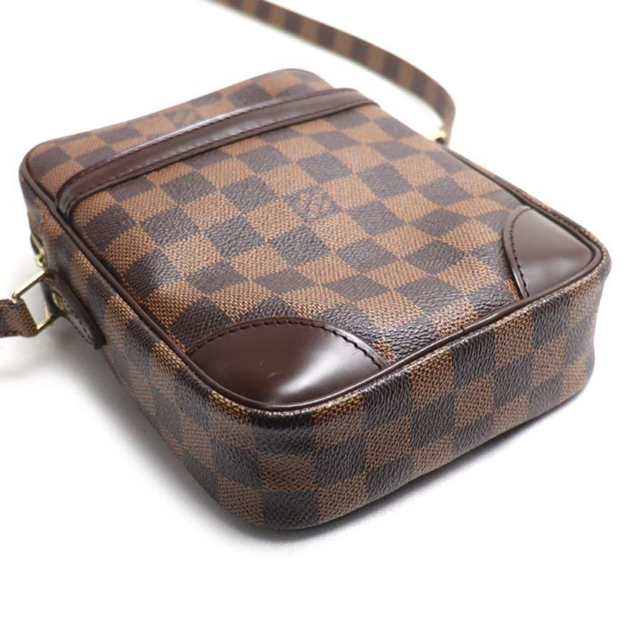 Louis Vuitton Gold Damier Canvas Shoulder Bag (Pre-Owned)
