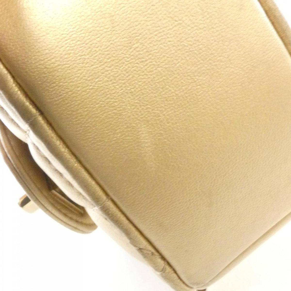 Chanel Gold Shoulder Bag (Pre-Owned)