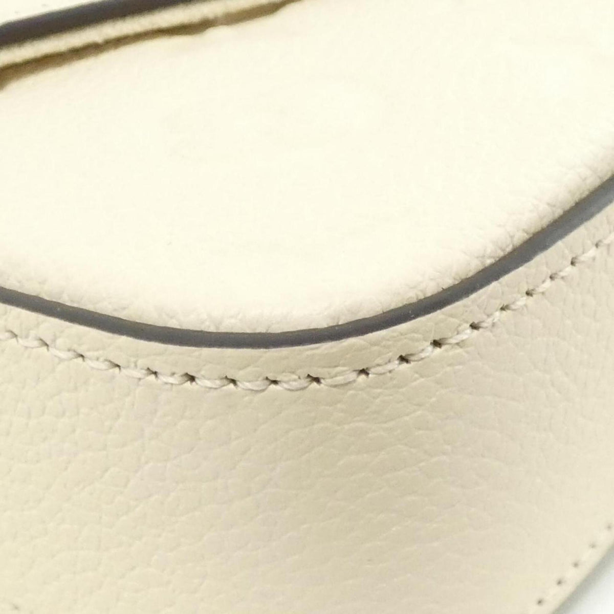 Louis Vuitton Blanc Leather Pochette Pouch Shoulder Bag (Pre-Owned)