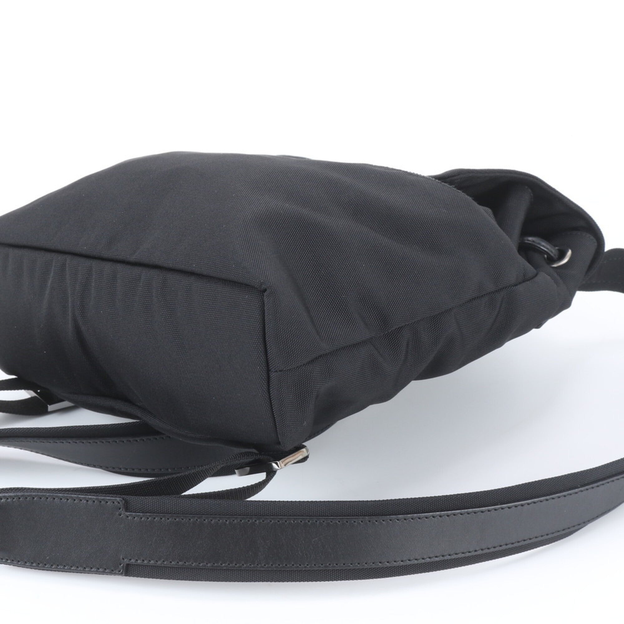 Gucci Black Leather Nylon Backpack Handbag (Pre-Owned)