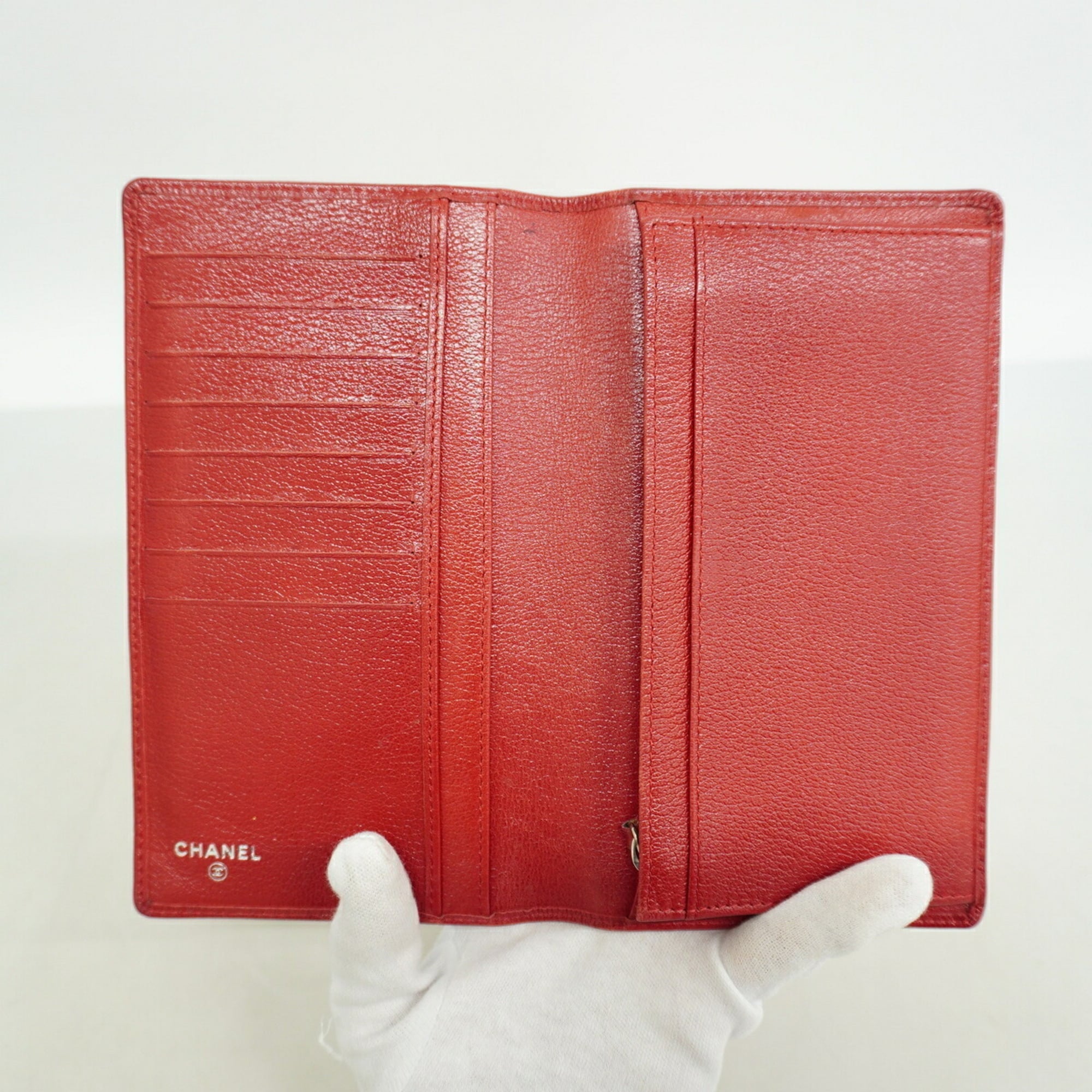 Chanel Red Color Leather Long Wallet (Bi-Fold) (Pre-Owned)