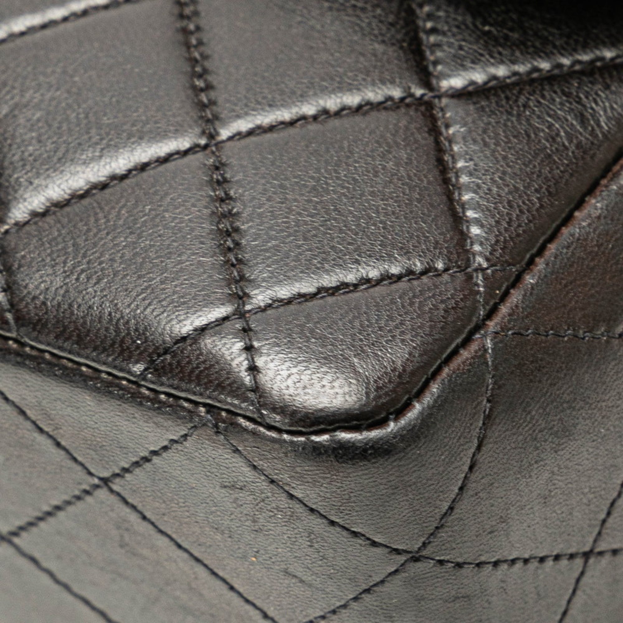 Chanel Black Leather Handbag (Pre-Owned)