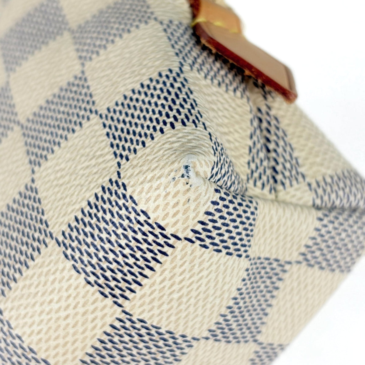Louis Vuitton White Damier Azur Pochette Pouch (Pre-Owned)