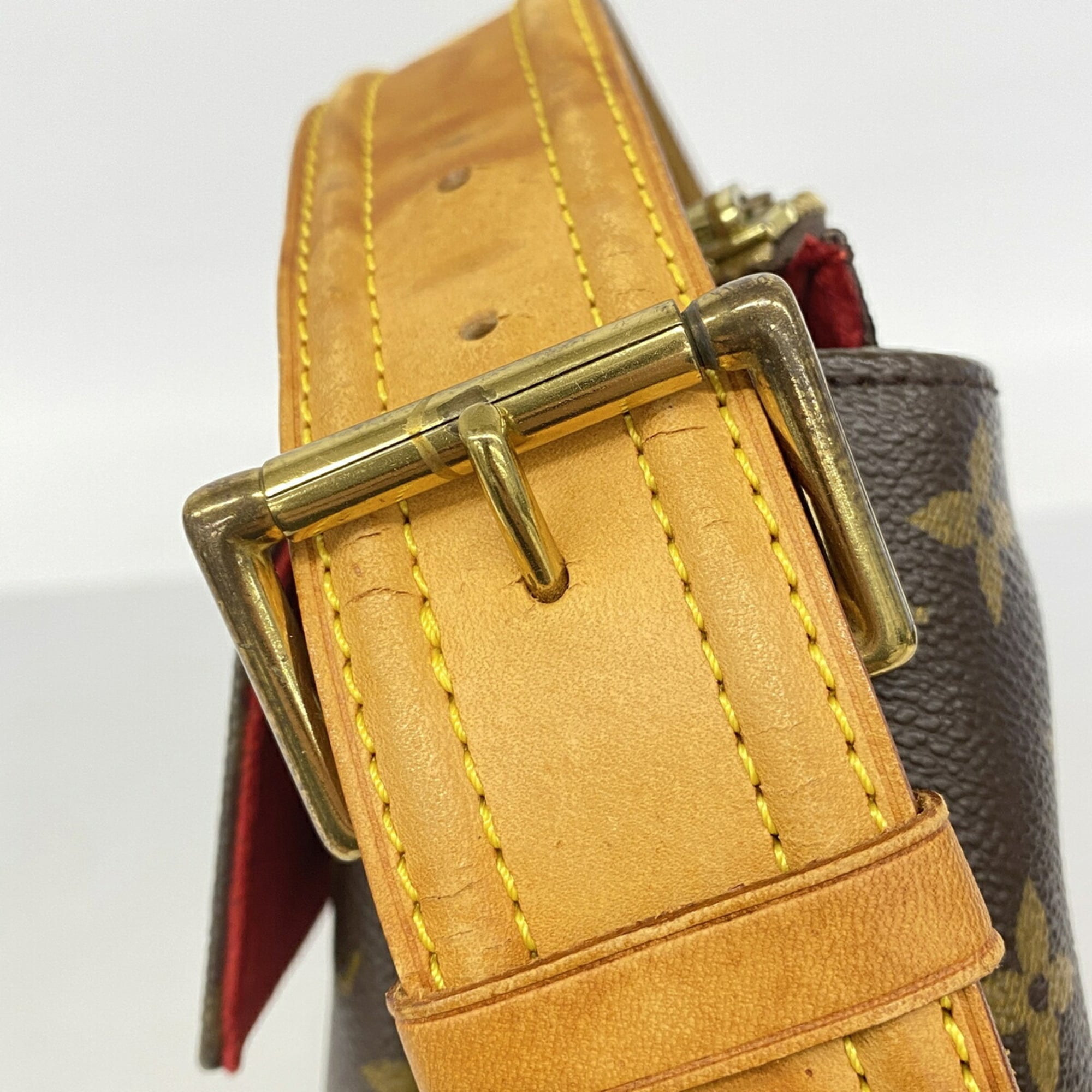 Louis Vuitton Brown Shoulder Bag (Pre-Owned)