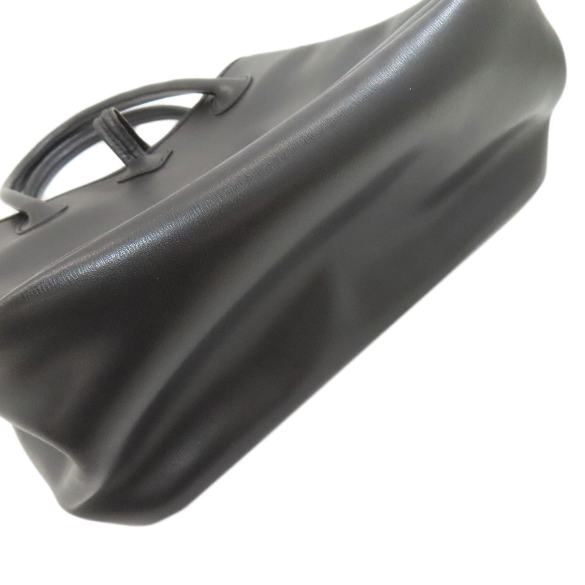 Longchamp Black Leather Handbag (Pre-Owned)