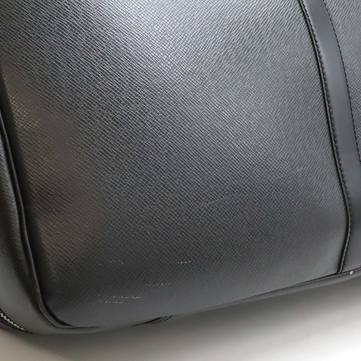 Louis Vuitton Ardoise Black Taiga Leather Boston Bag (Pre-Owned)