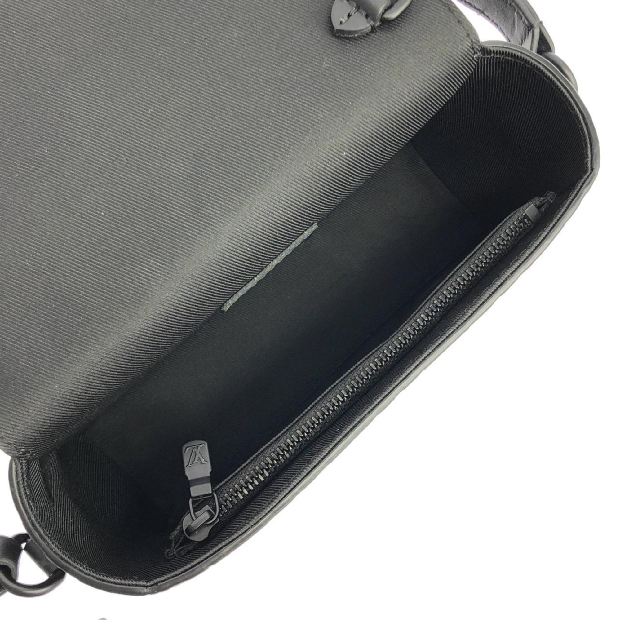 Louis Vuitton Black Leather Shoulder Bag (Pre-Owned)