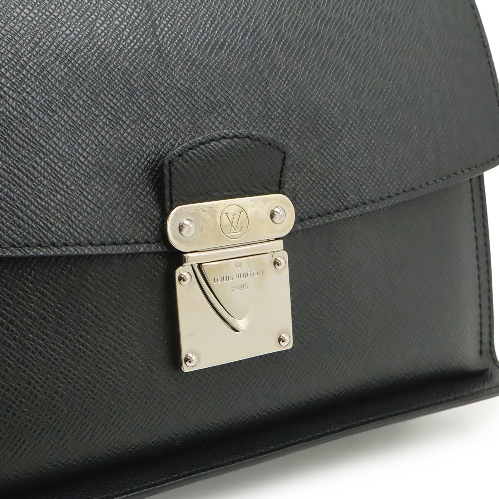 Louis Vuitton Ardoise Black Leather Clutch Bag (Pre-Owned)