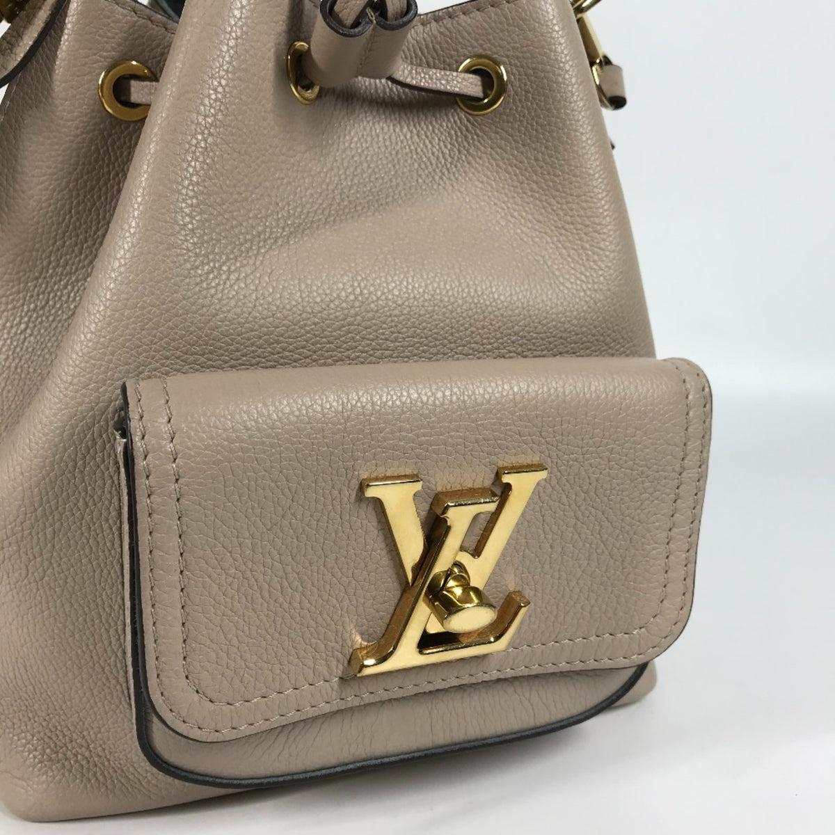 Louis Vuitton Beige Sand Leather Handbag Shoulder Bag (Pre-Owned)