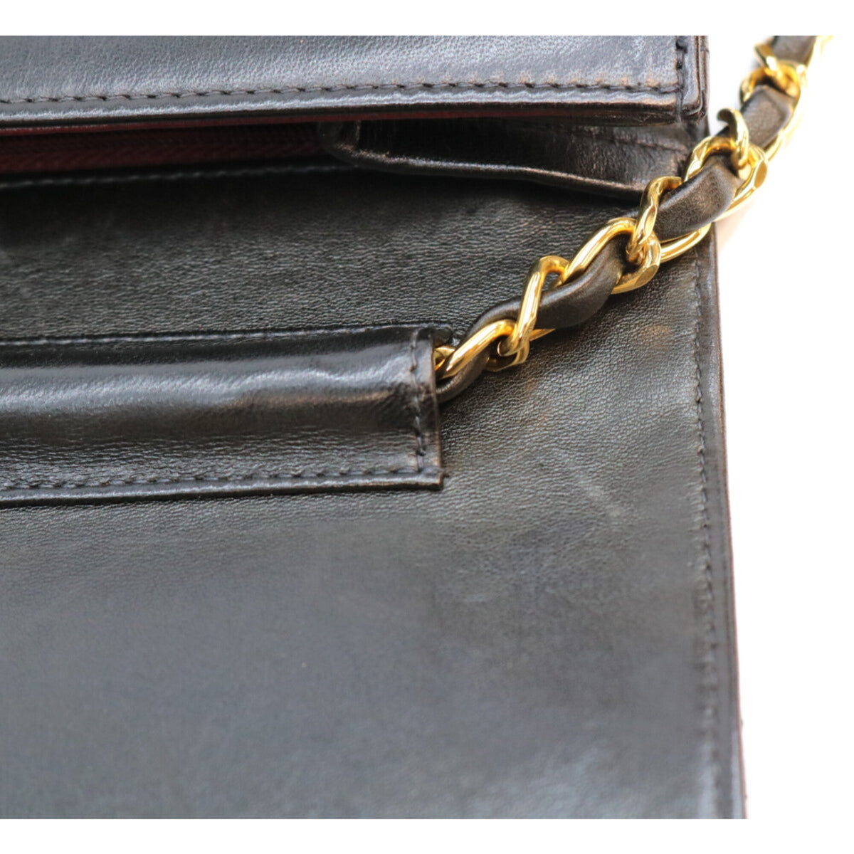 Chanel Black Leather Shoulder Bag (Pre-Owned)